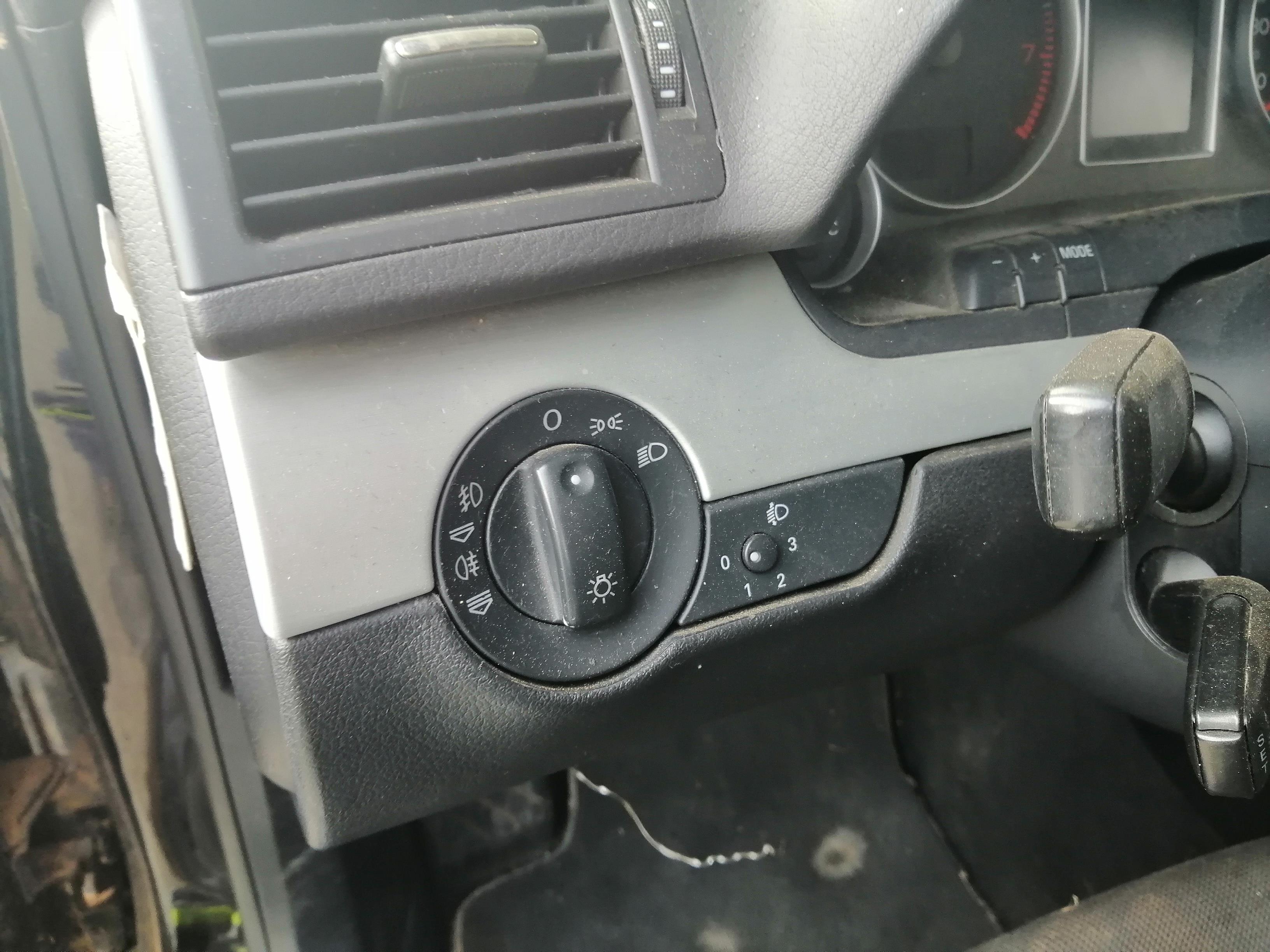 AUDI A4 B6/8E (2000-2005) Headlight Switch Control Unit 8E0941531C 25212508