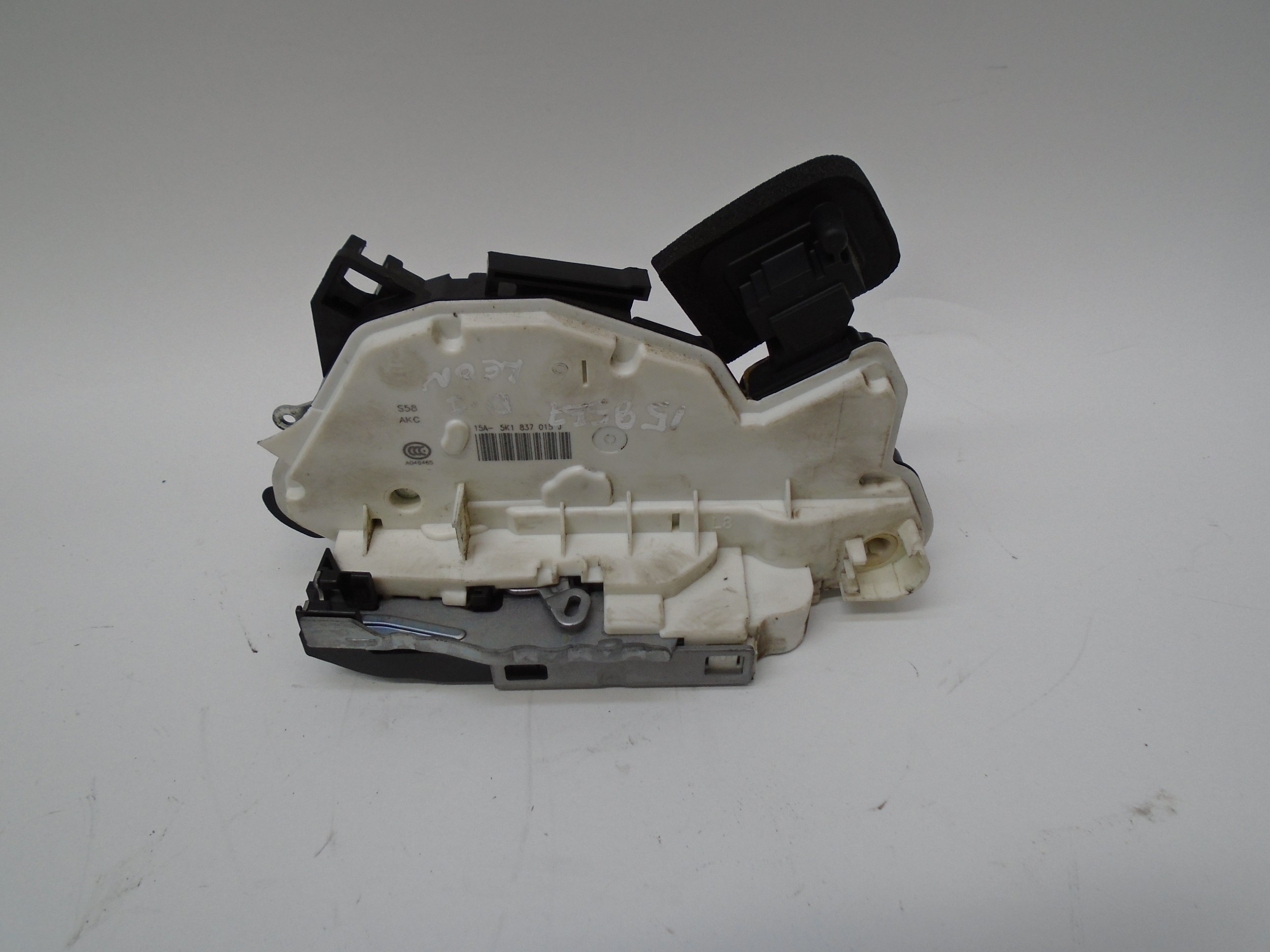 SEAT Toledo 3 generation (2004-2010) Front Left Door Lock 5K1837015J 18512815