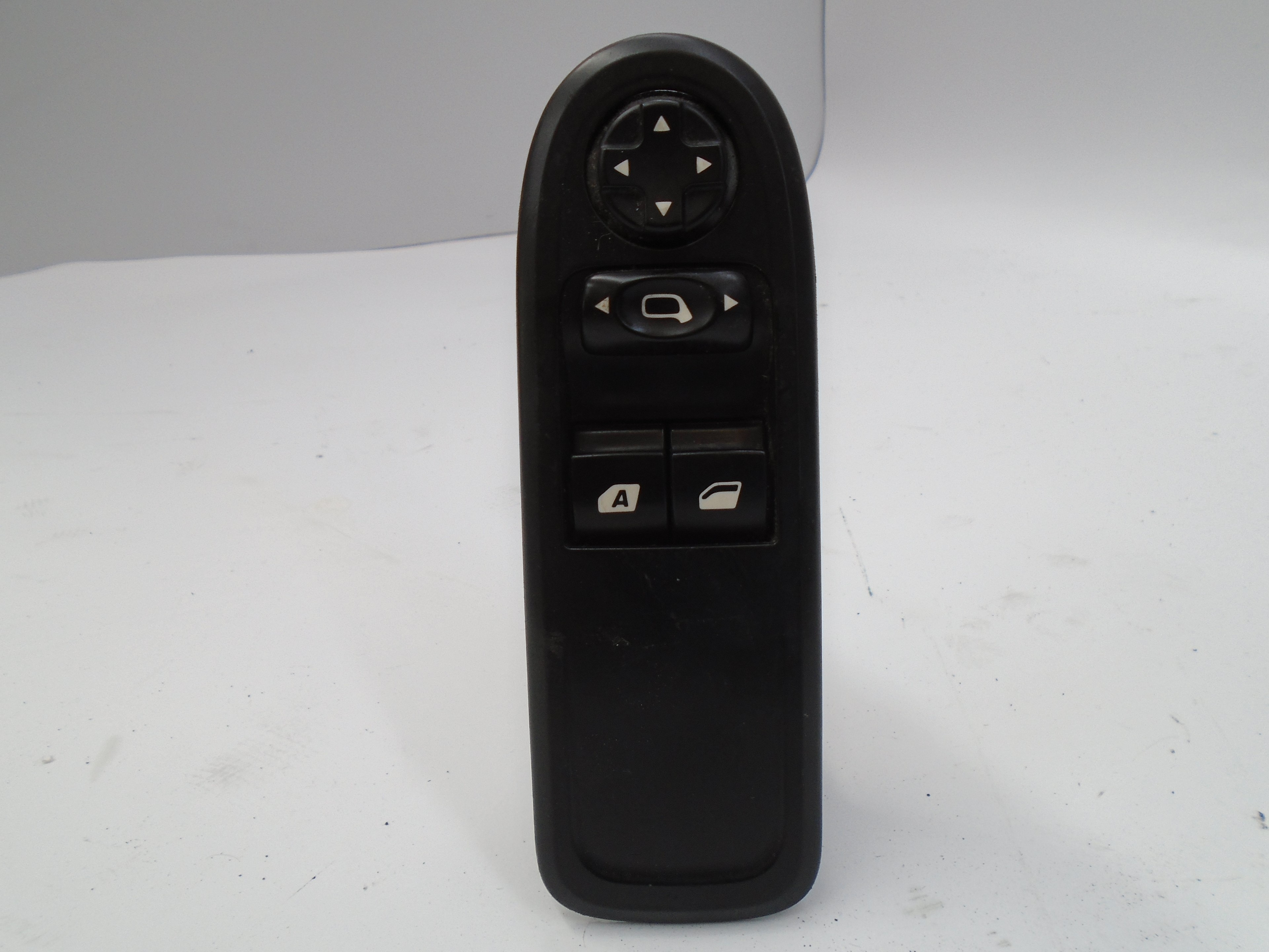 CITROËN C1 1 generation (2005-2016) Front Left Door Window Switch 6490CE 27510671