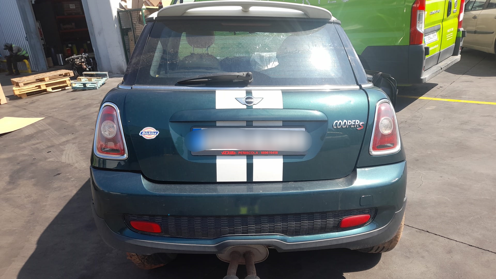 MINI Cooper R56 (2006-2015) Priekšējo kreiso durvju logu pacēlājs 51332756083 24025001