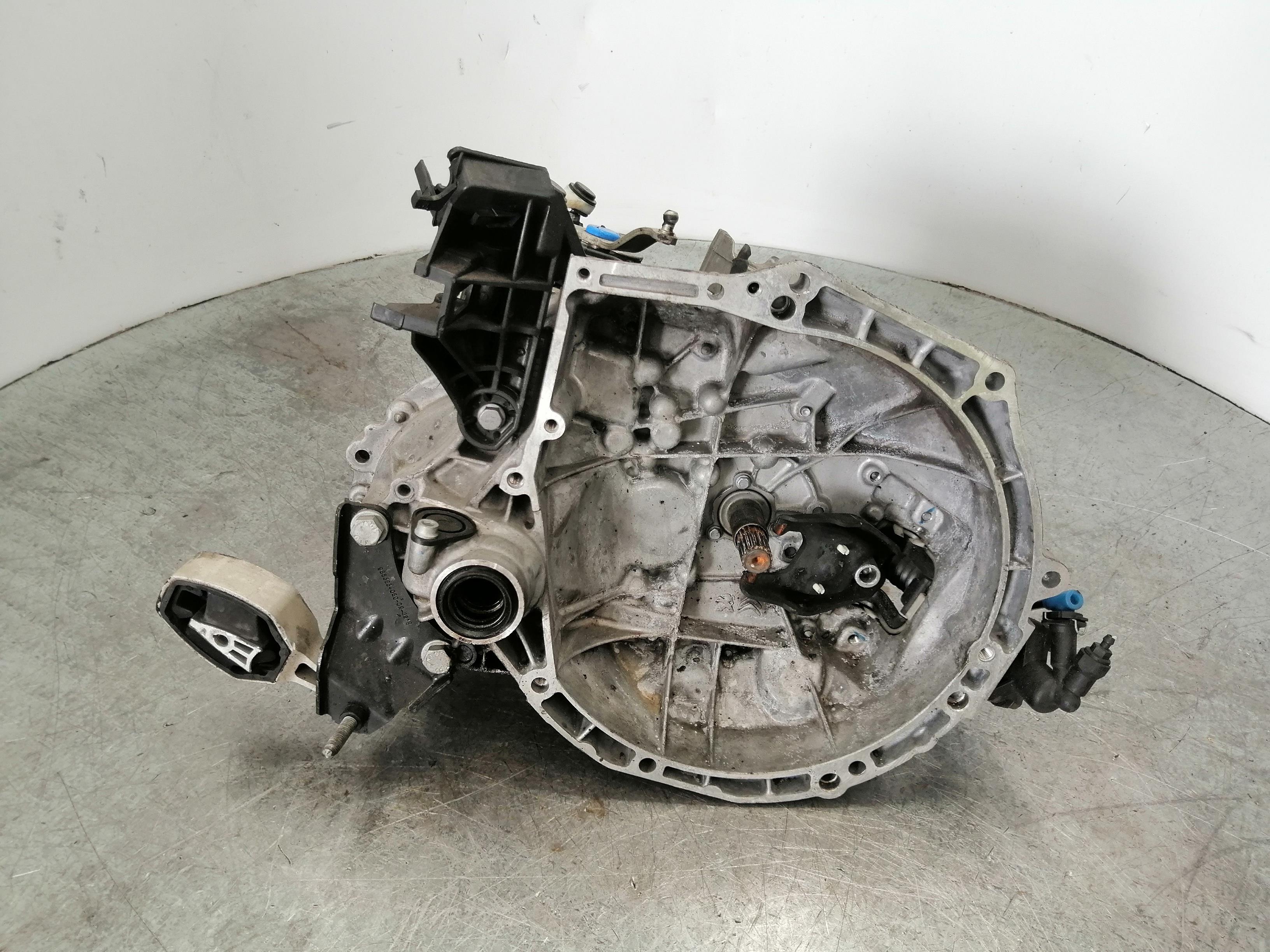 PEUGEOT 208 Peugeot 208 (2012-2015) Gearbox 20A704 24290591