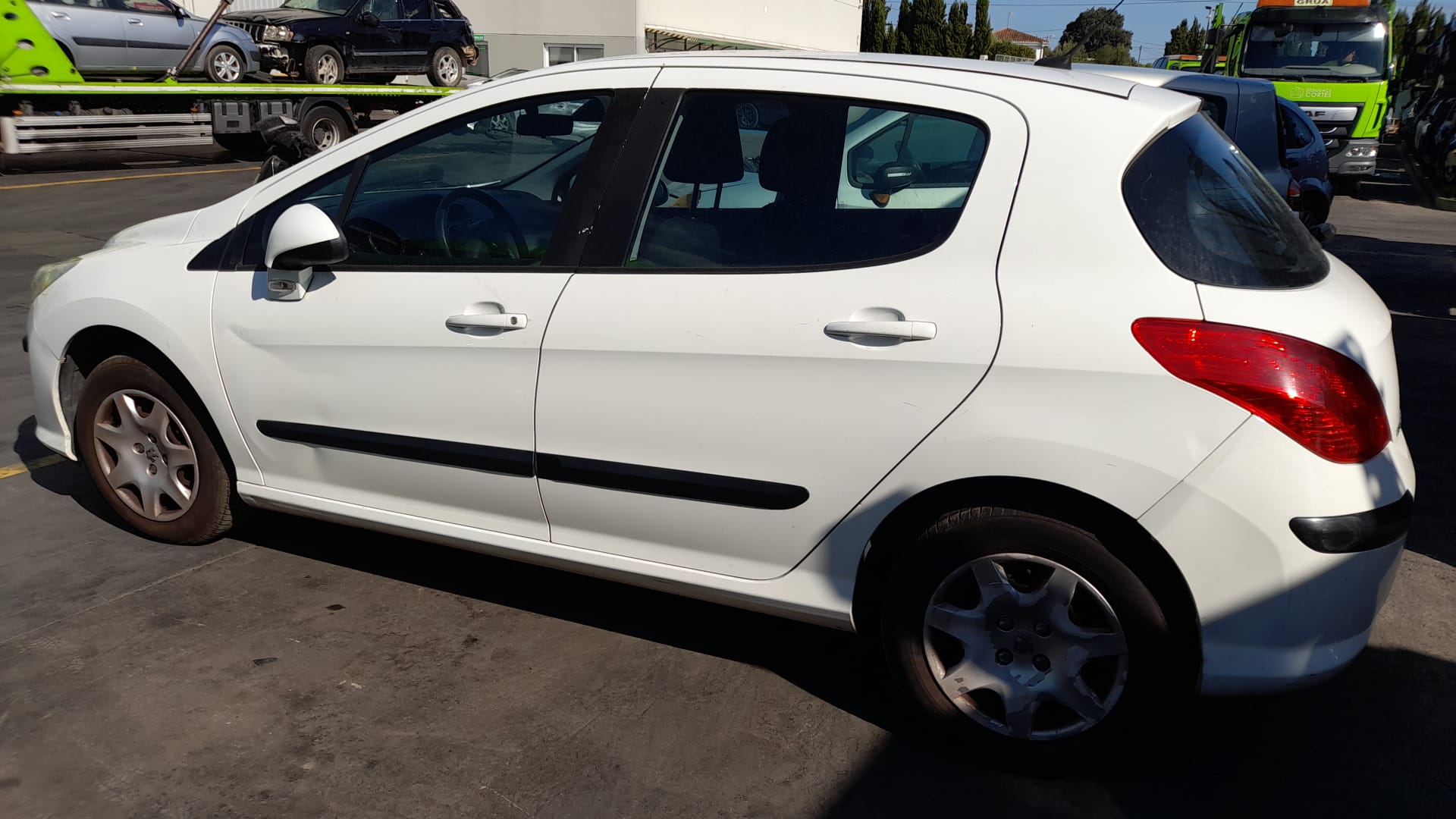 PEUGEOT 308 T7 (2007-2015) Блок предохранителей 25219917