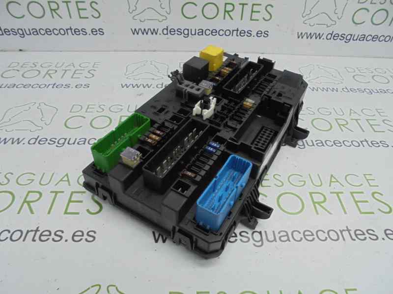 OPEL Astra J (2009-2020) Fuse Box 27506351