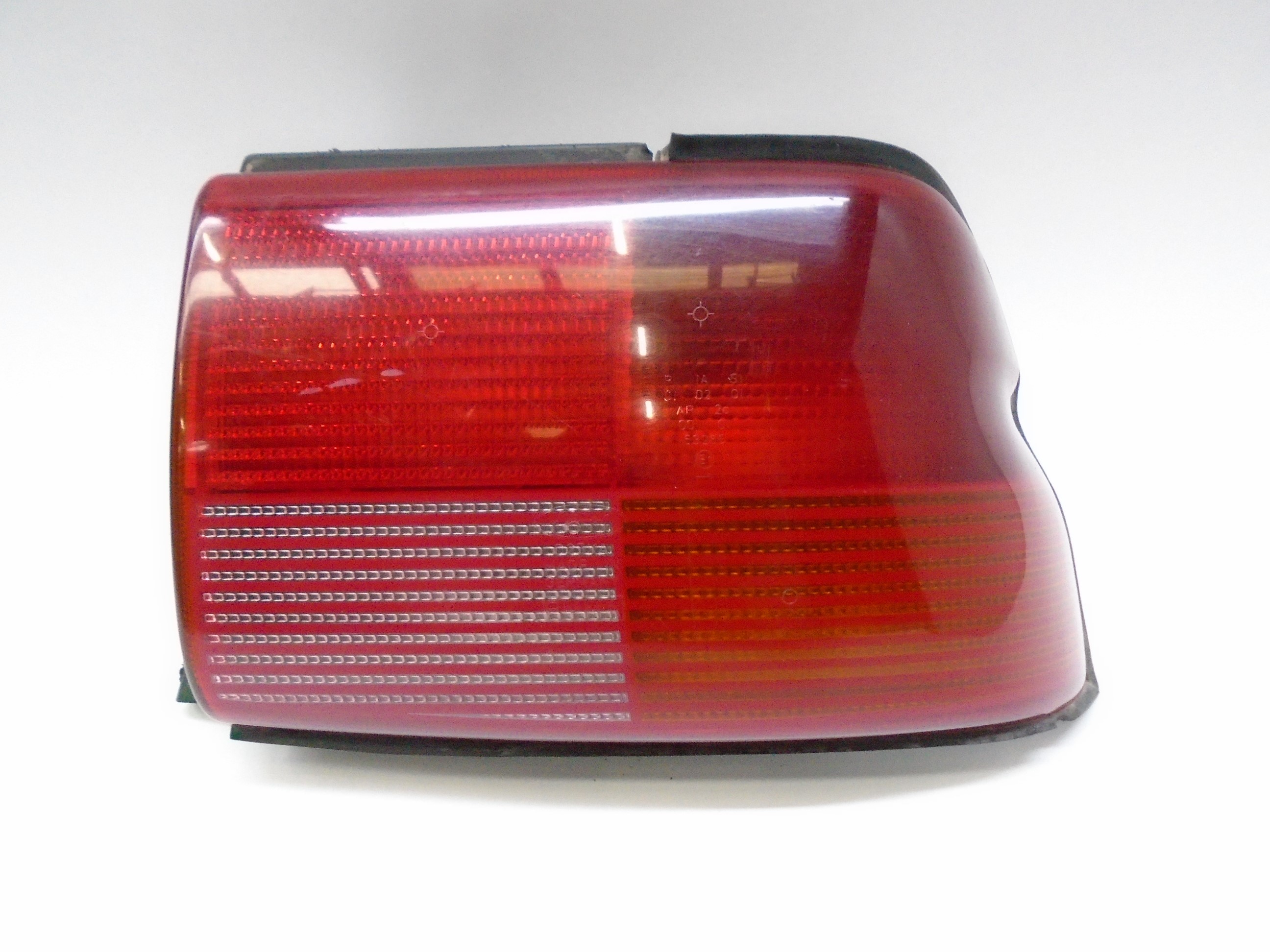 FORD Rear Right Taillight Lamp 1052428 18569060