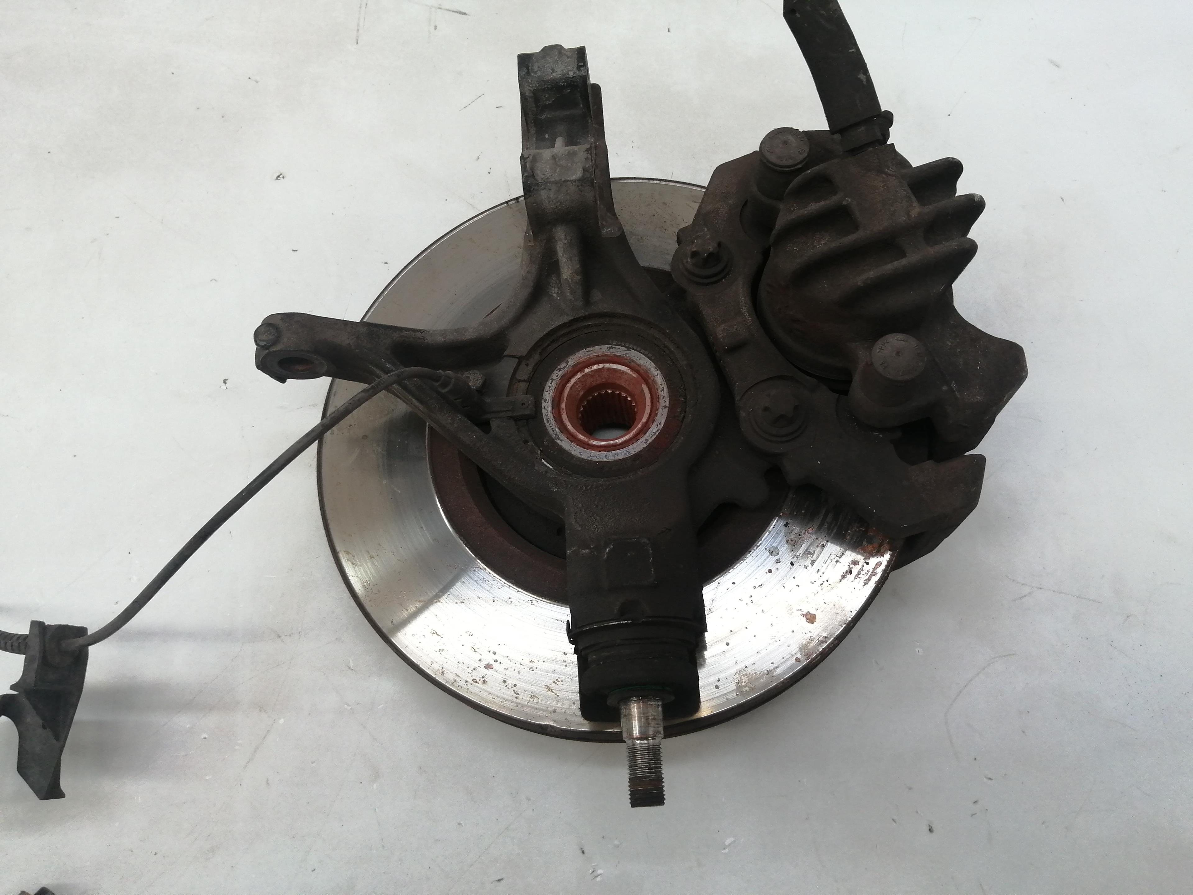 CITROËN DS4 1 generation (2010-2016) Front Left Wheel Hub 364696 23901476