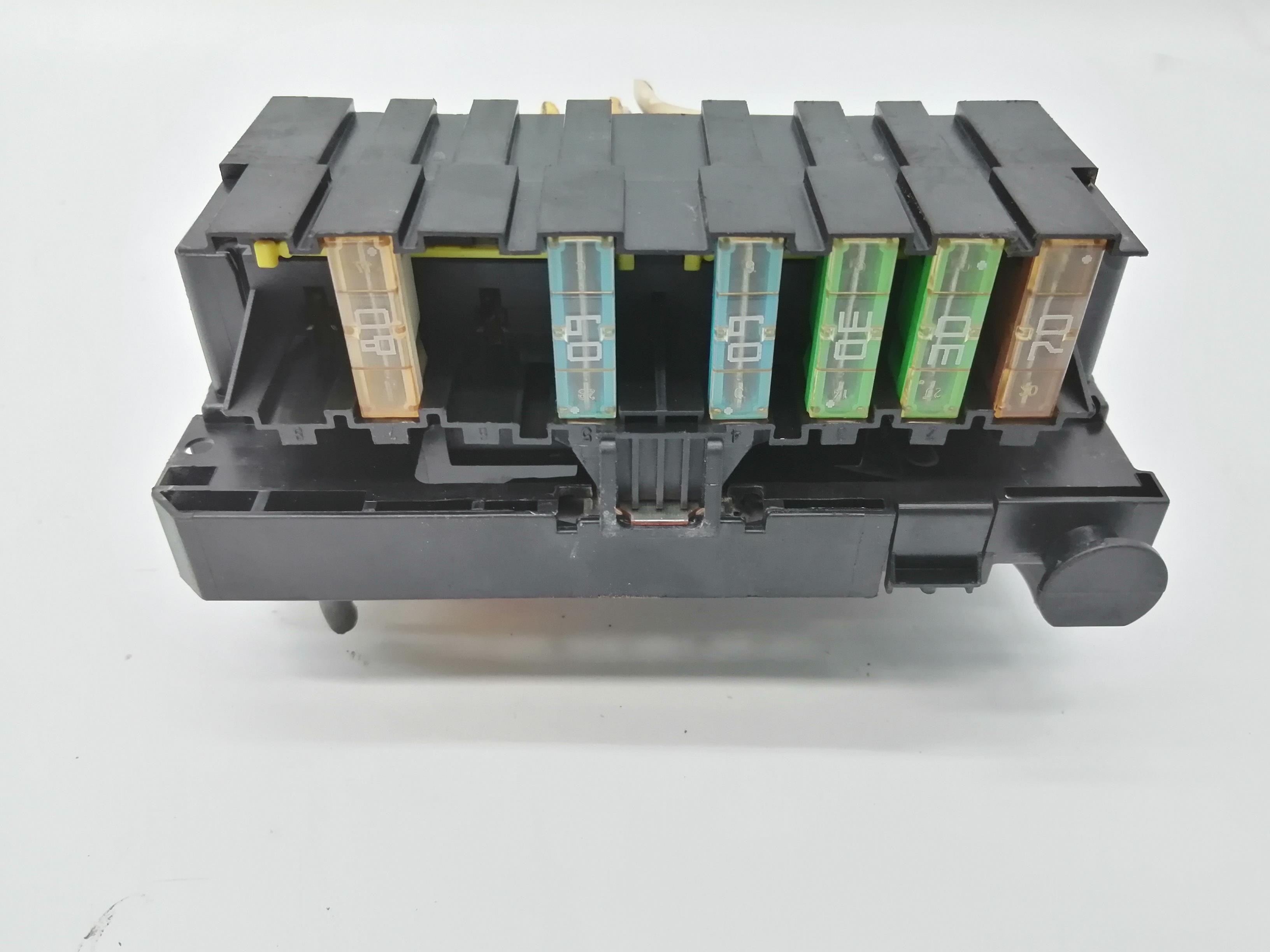 PEUGEOT 207 1 generation (2006-2009) Fuse Box 25178865