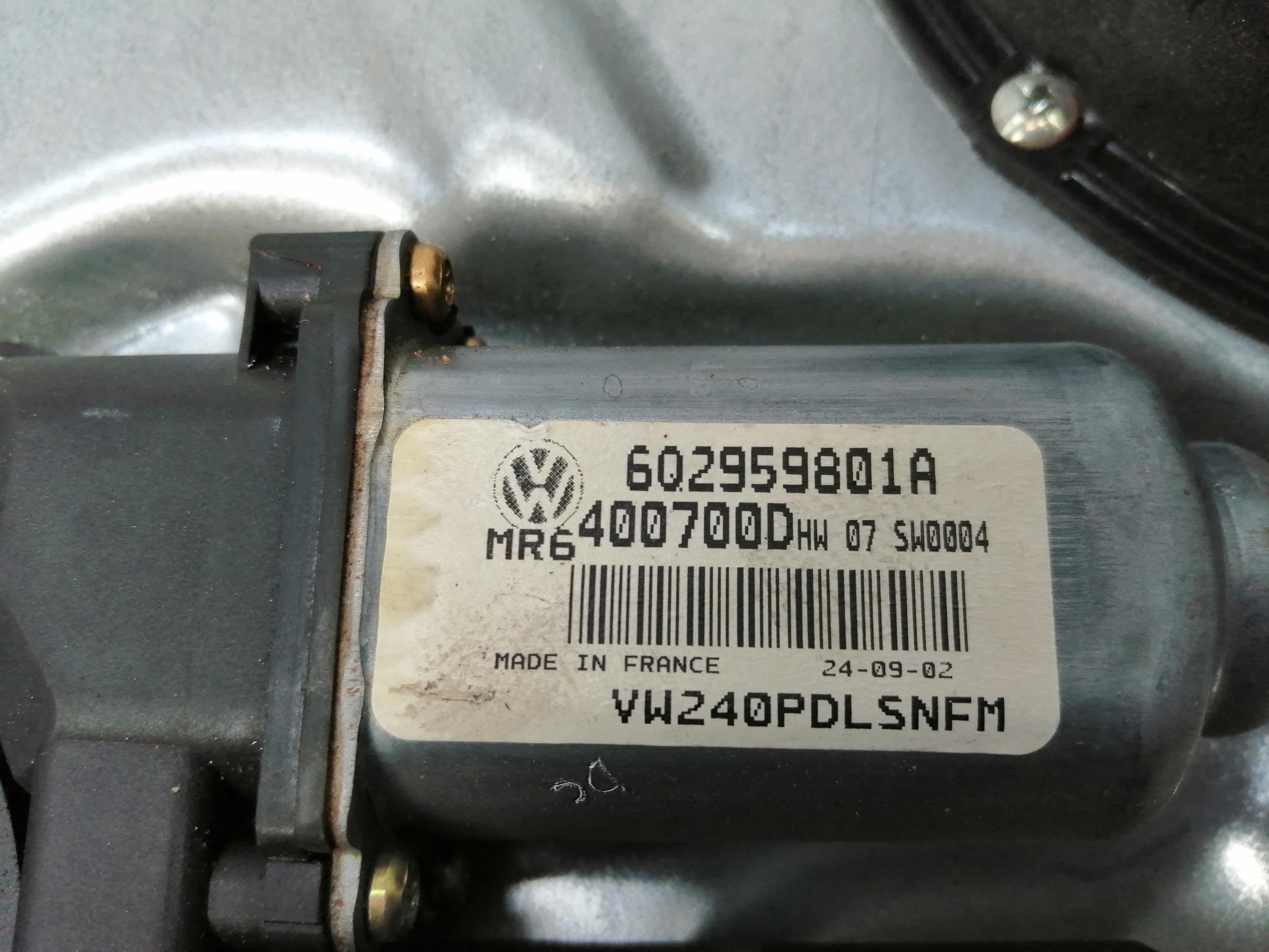 VOLKSWAGEN Polo 4 generation (2001-2009) Lève-vitre de porte avant droite 6Q3837462J 24462603