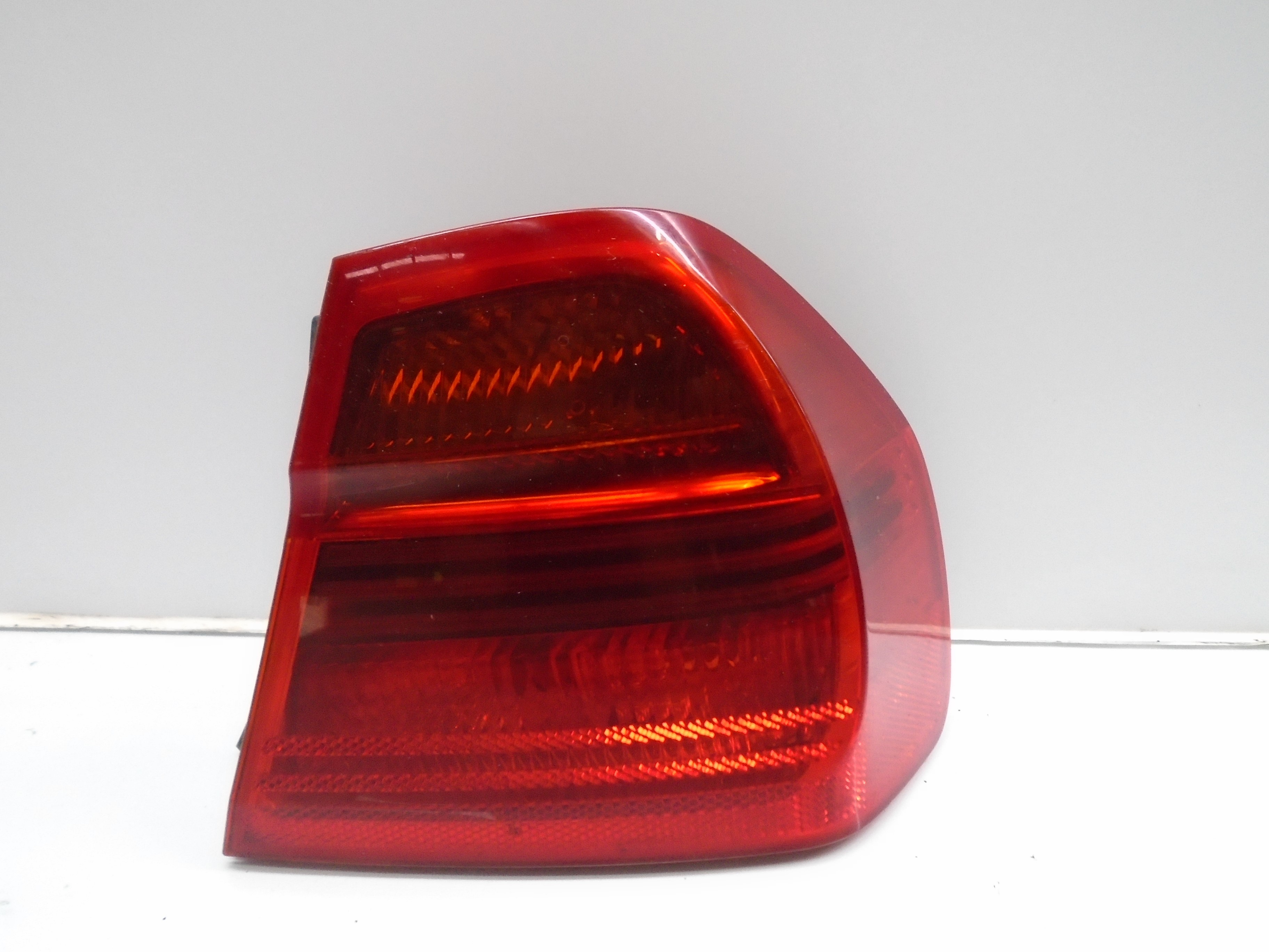 BMW 3 Series E90/E91/E92/E93 (2004-2013) Rear Right Taillight Lamp 63210406880 25200633