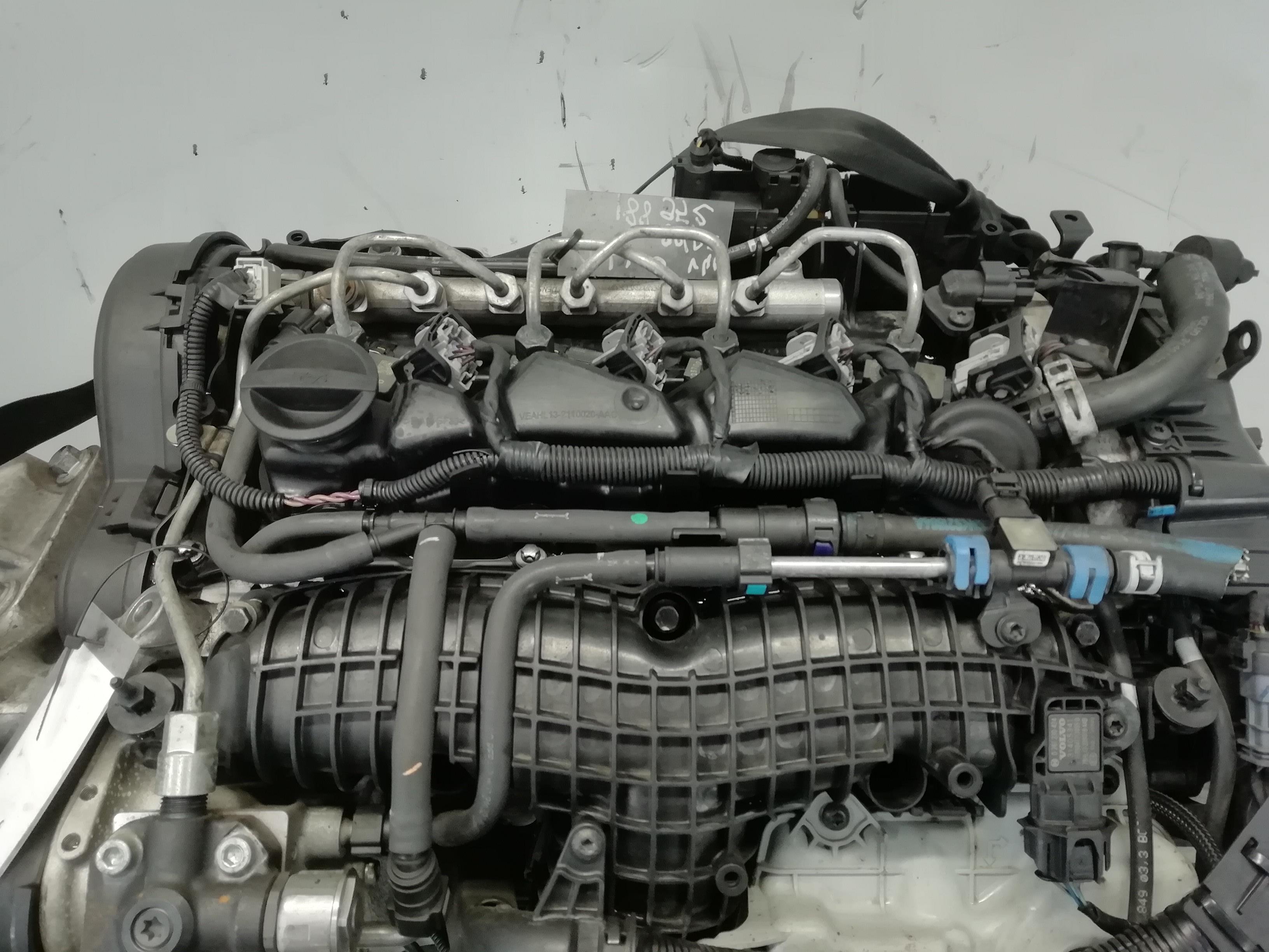 VOLVO V40 2 generation (2012-2020) Motor D4204T8 25293480