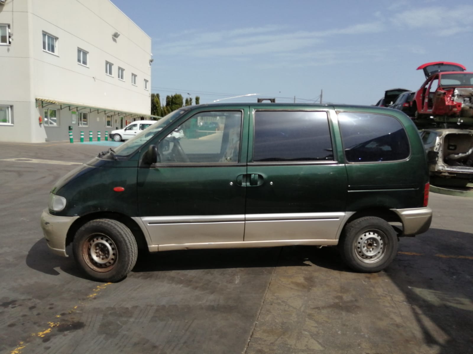 NISSAN Serena 1 generation (1991-2002) Moteur de lève-vitre de porte avant gauche 0130821720 18509887