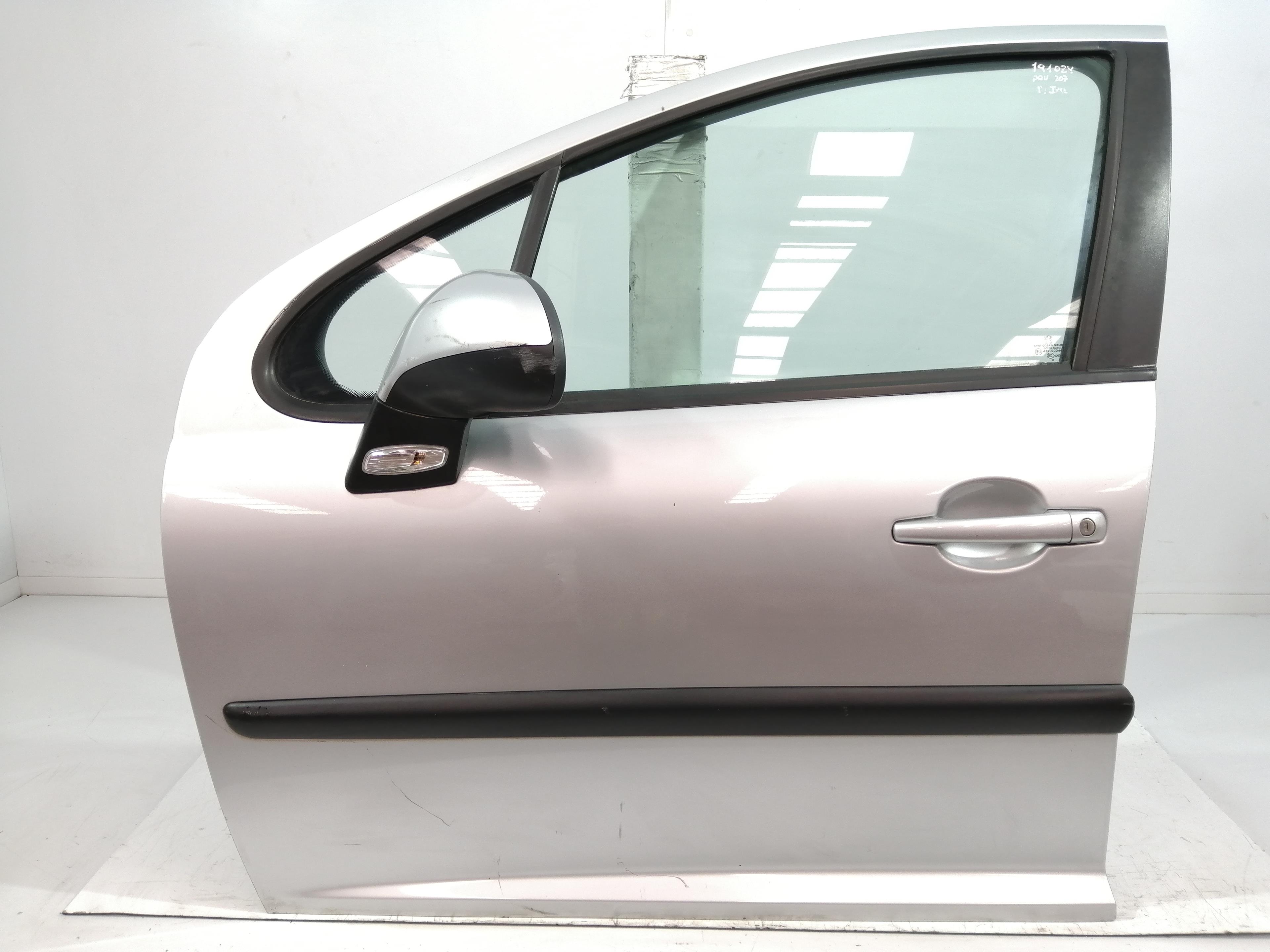 PEUGEOT 207 1 generation (2006-2009) Front Left Door 9002X5 26587805