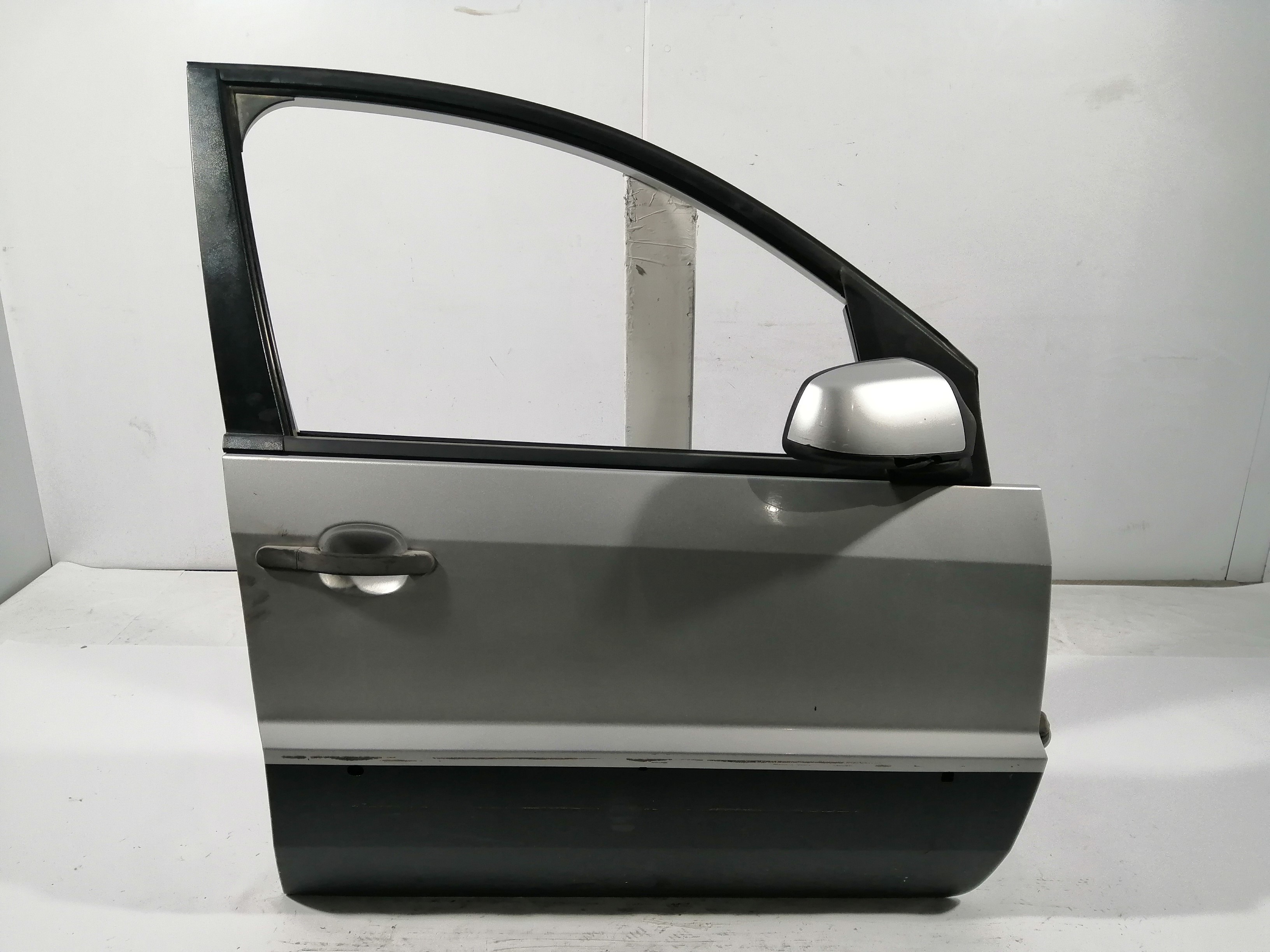 FORD Fusion 1 generation (2002-2012) Front Right Door 1692547 24547240