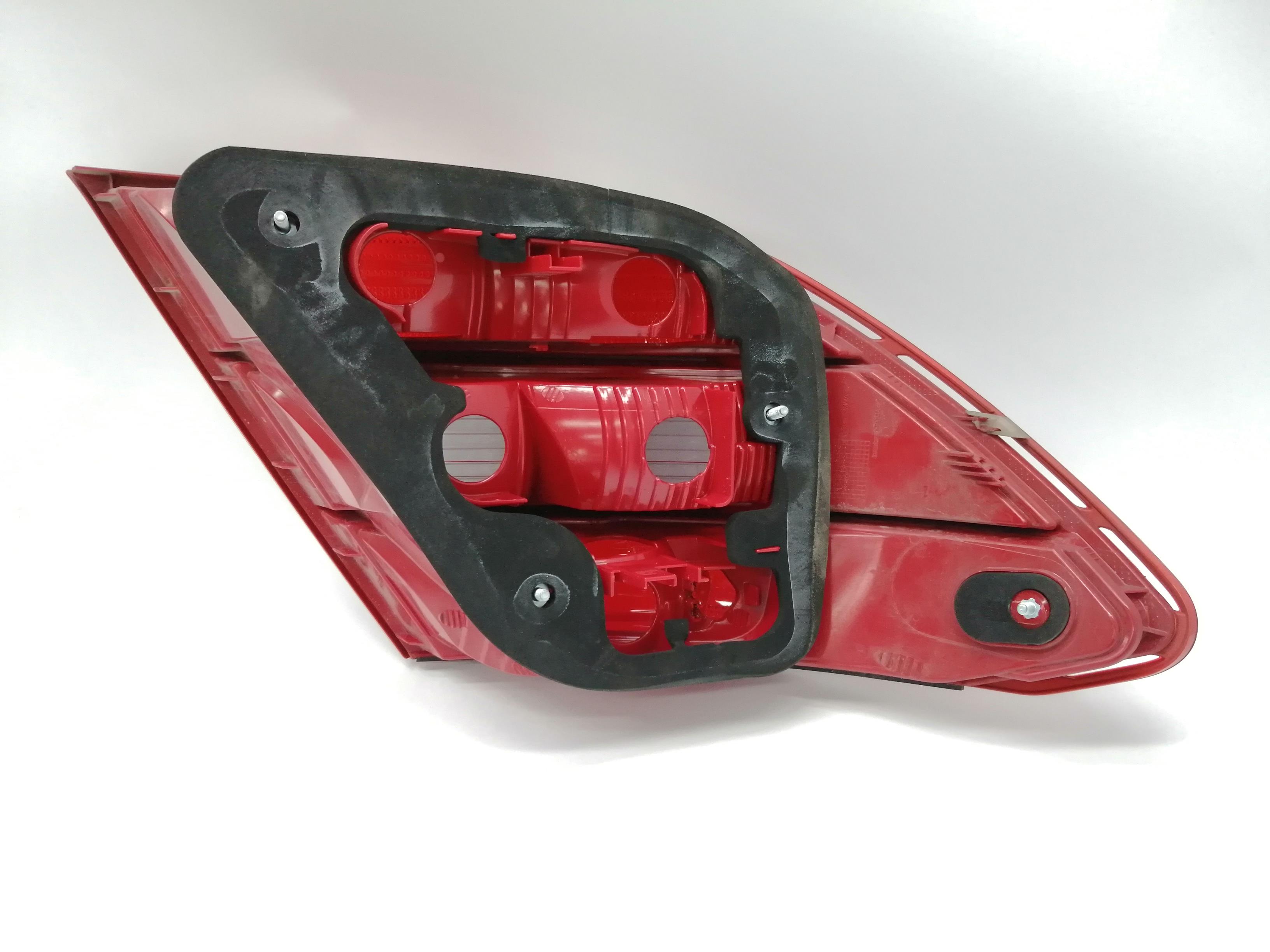 MERCEDES-BENZ C-Class W204/S204/C204 (2004-2015) Rear Right Taillight Lamp A2048203064 25198887