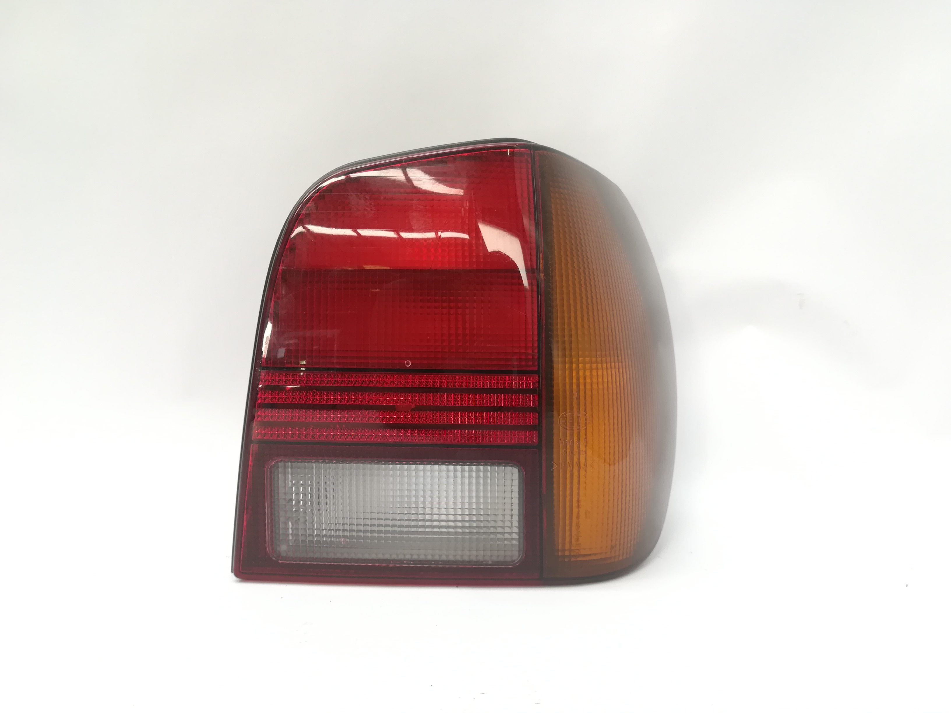 VOLKSWAGEN Polo 3 generation (1994-2002) Rear Right Taillight Lamp 6N0945096 18563230