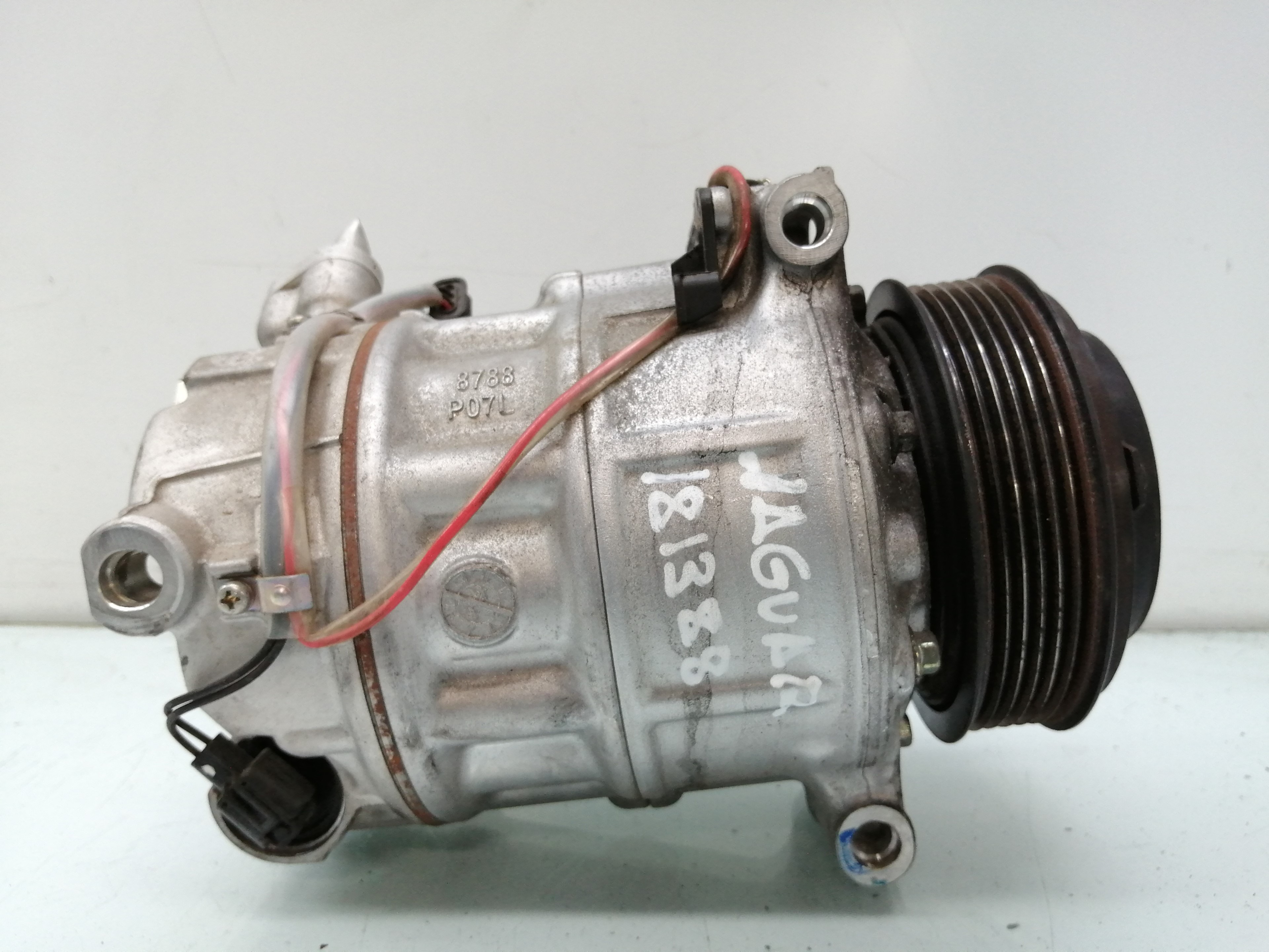 JAGUAR XE 1 generation (2014-2024) Air Condition Pump C2D56291 25177577