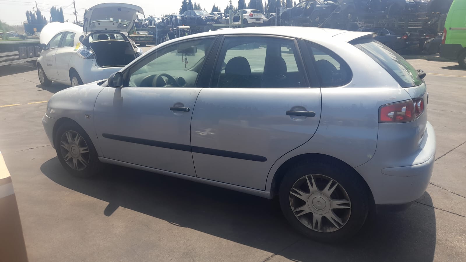 SEAT Ibiza 3 generation (2002-2008) Priekinė kairė stebulė 6Q0407255AC 25690974