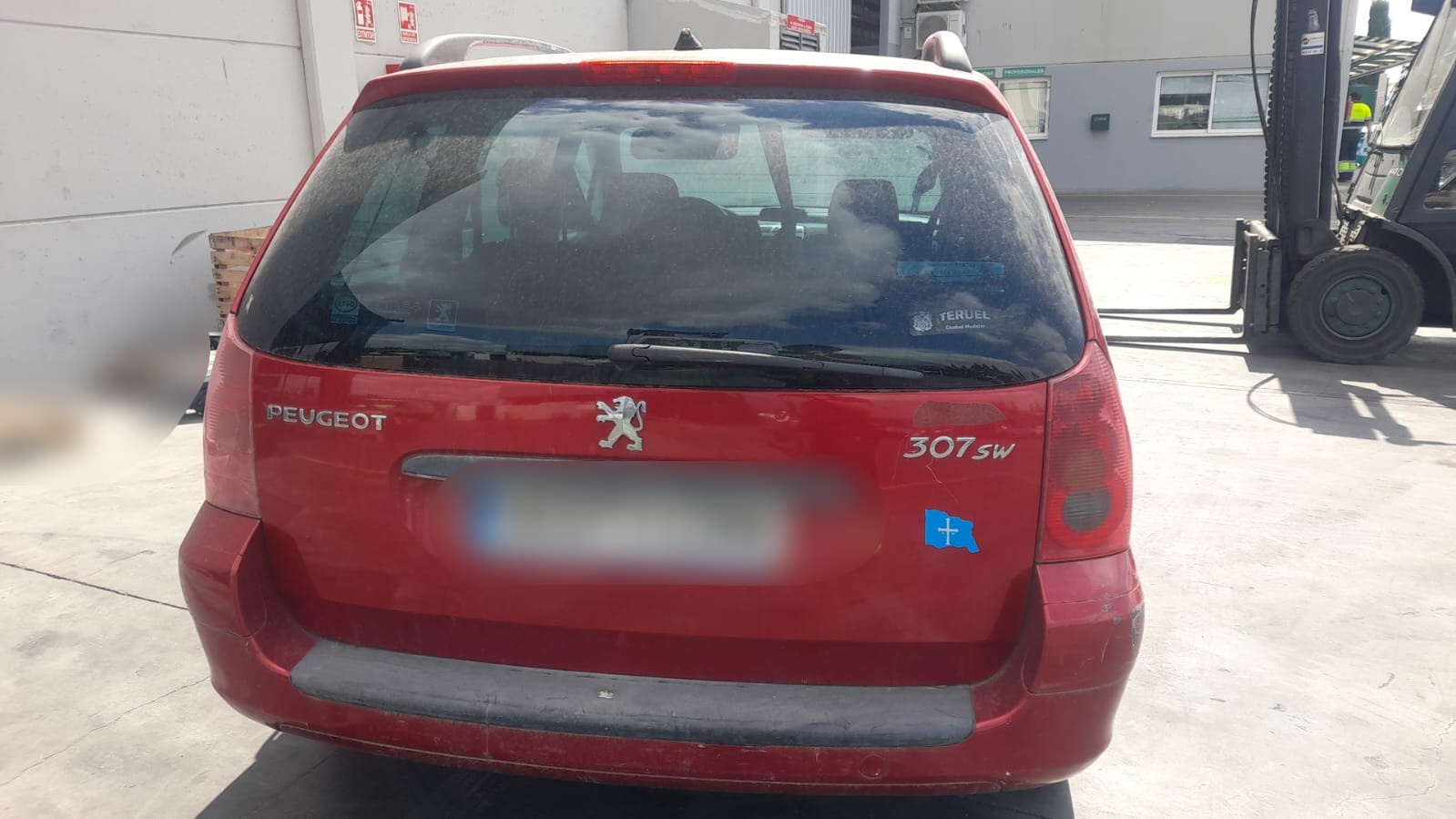 PEUGEOT Bal első sárvédő 7840K8 25268024