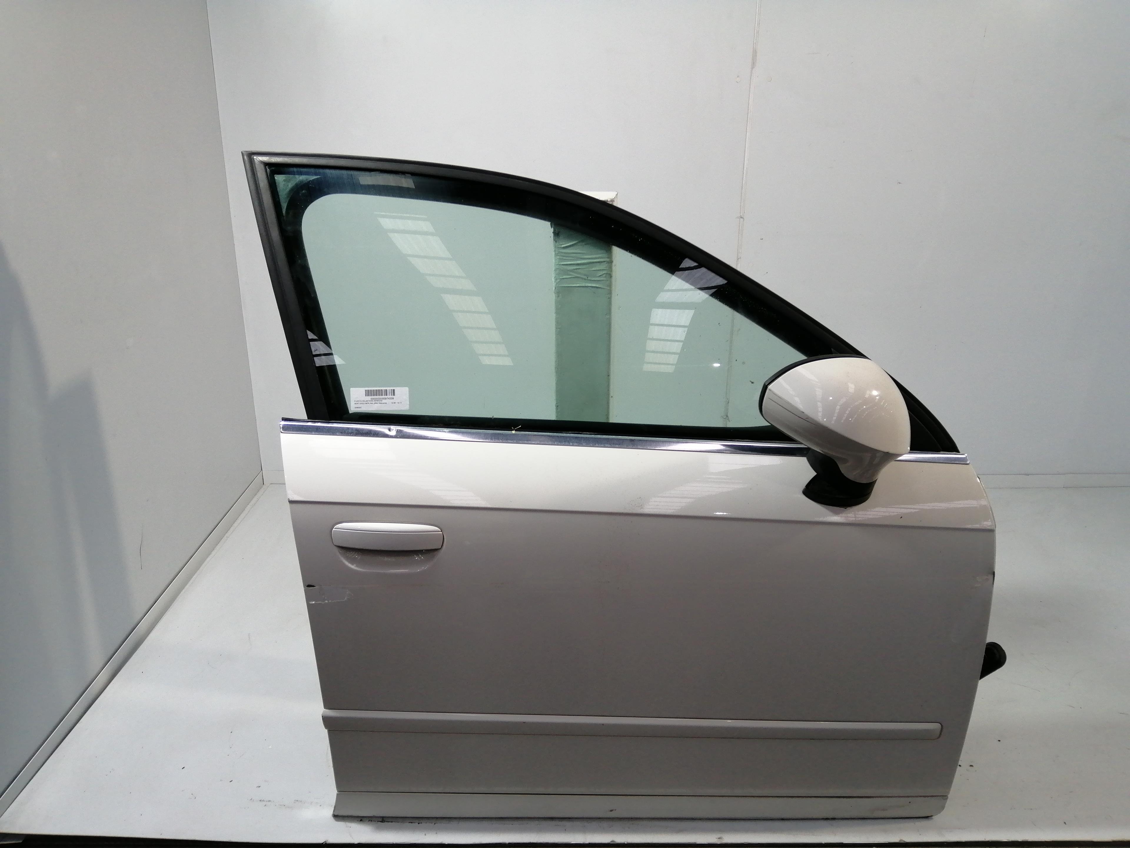 SEAT Exeo 1 generation (2009-2012) Передняя правая дверь 3R0831052 24026976