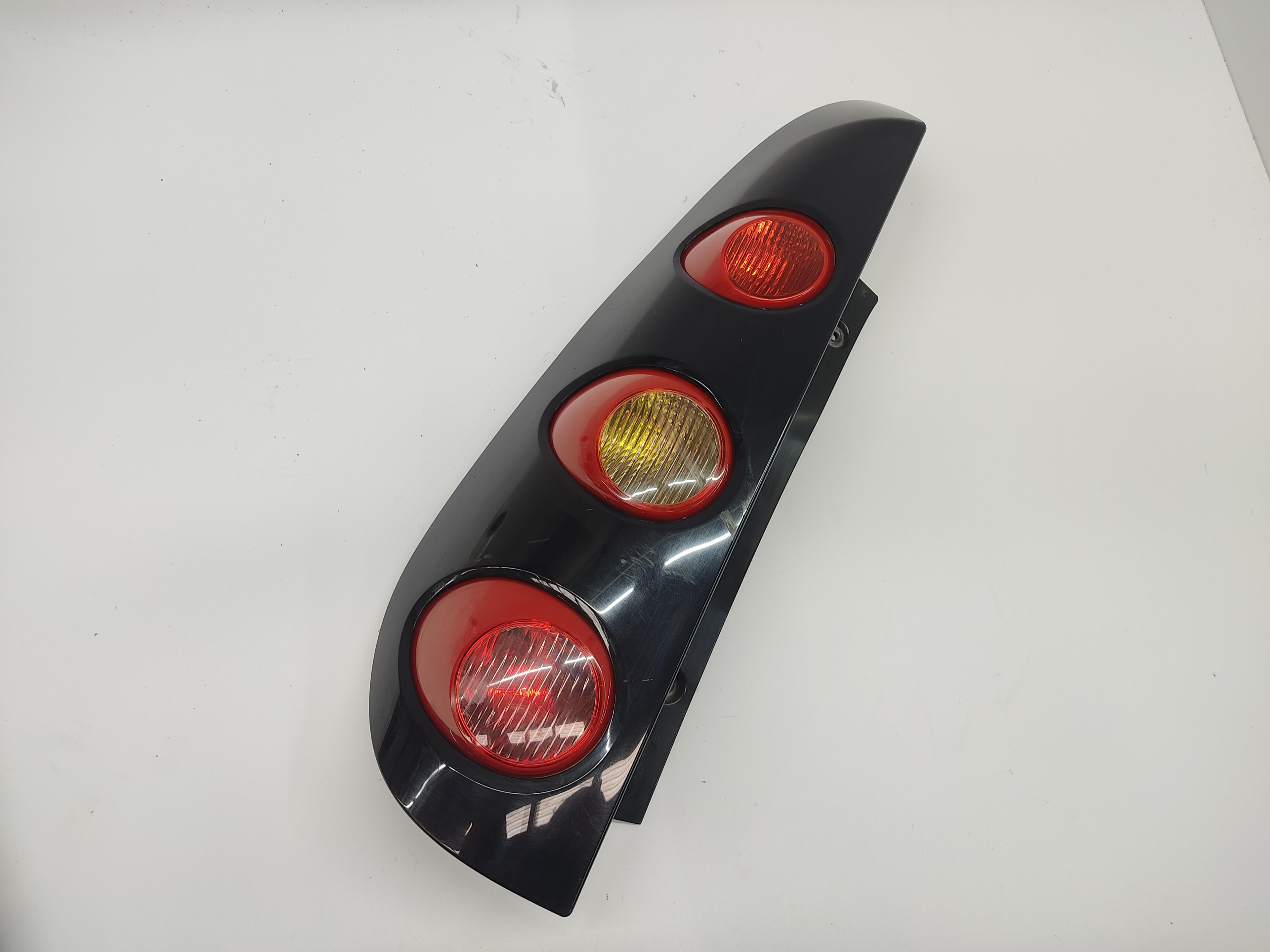 SMART Forfour 1 generation (2004-2006) Rear Left Taillight A4548200564 25705591