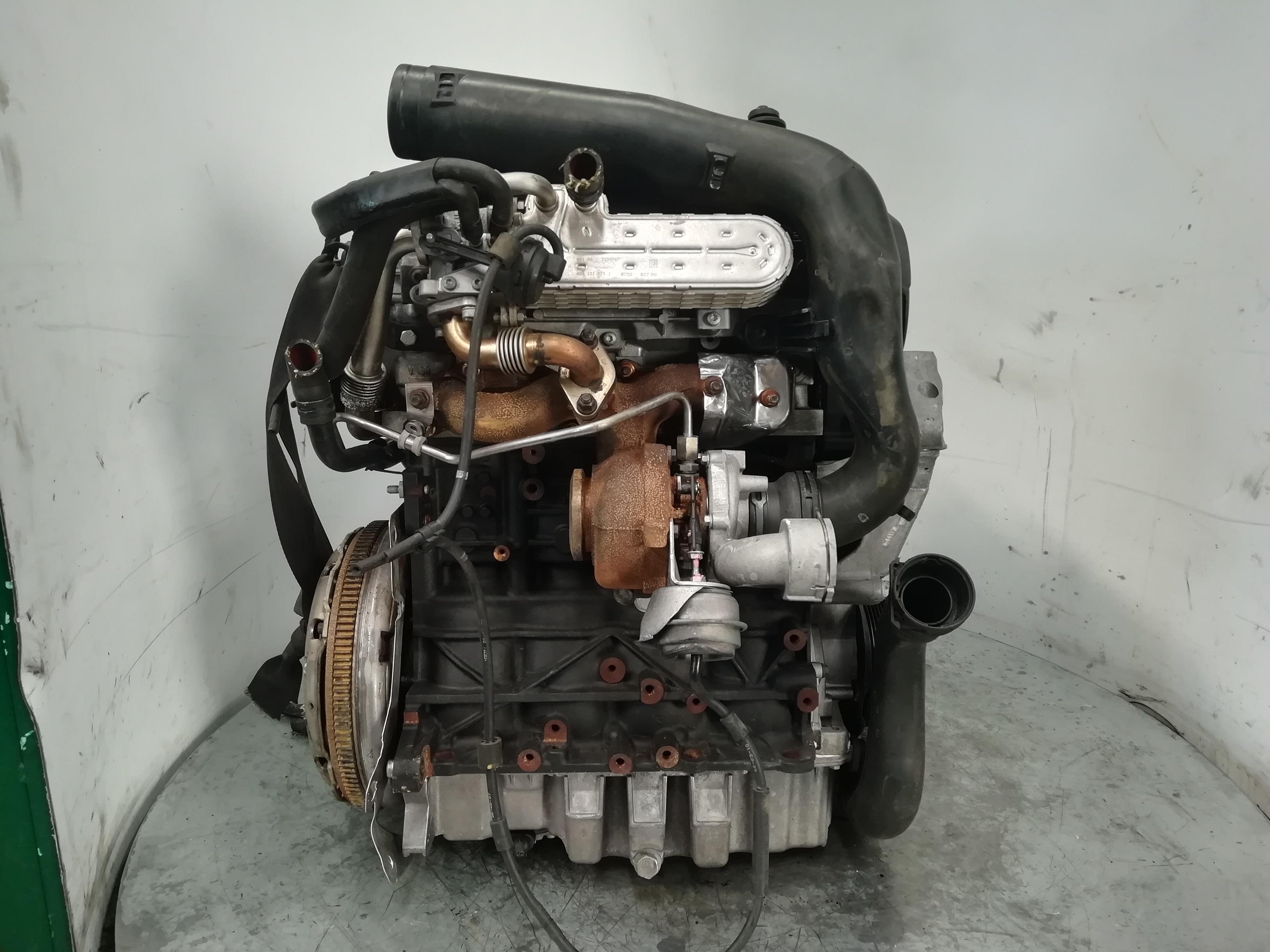 VOLKSWAGEN Passat B6 (2005-2010) Двигатель BKP 24676514