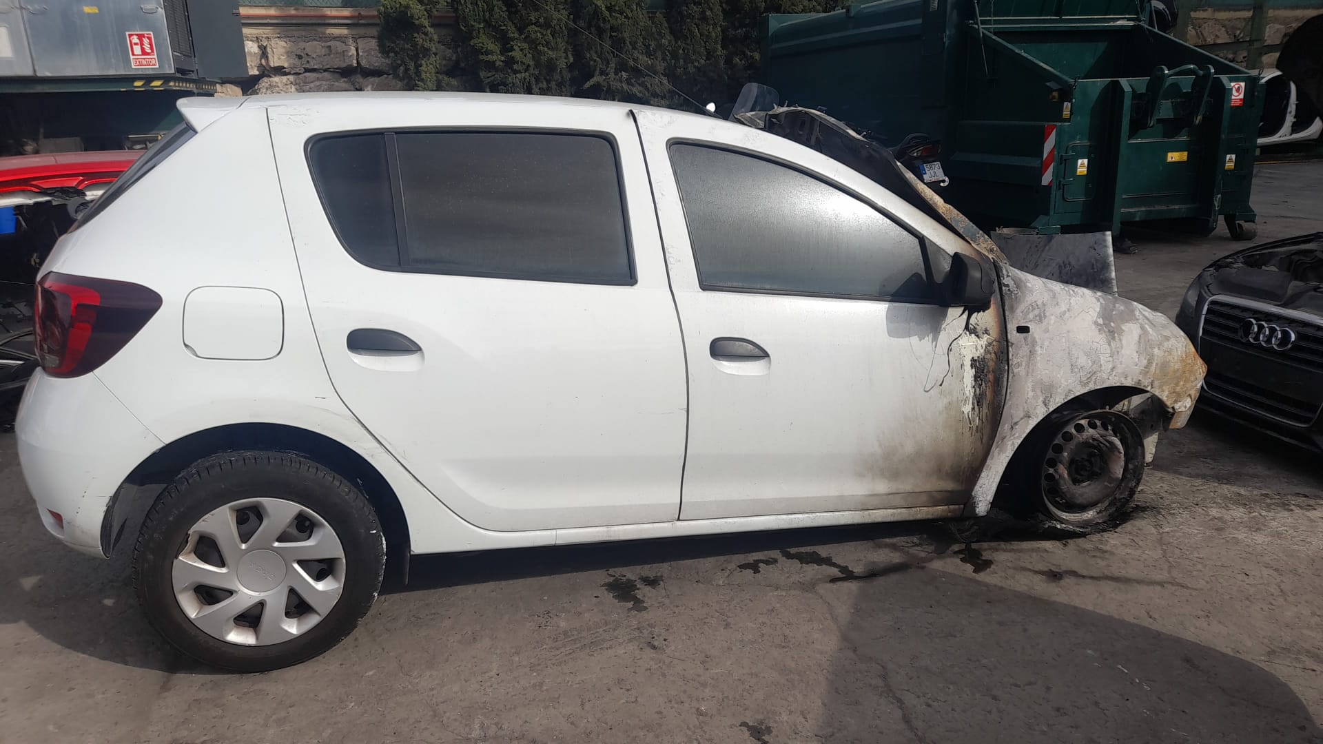 DACIA Logan 2 generation (2013-2020) Priekinių kairių durų stiklo pakelėjas 807211440R 25166848