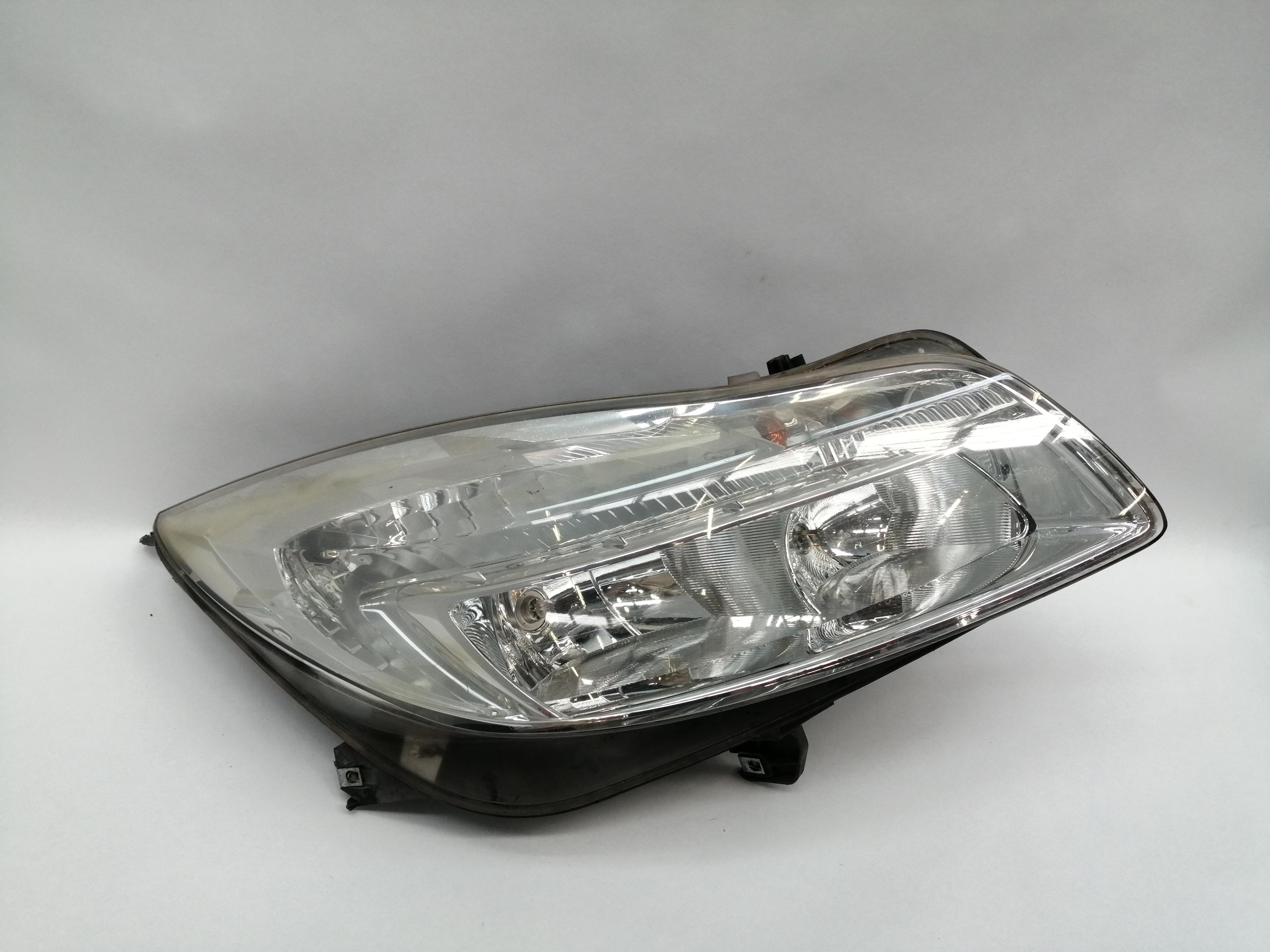 MERCEDES-BENZ A-Class W176 (2012-2018) Front Right Headlight 22831927 25368552