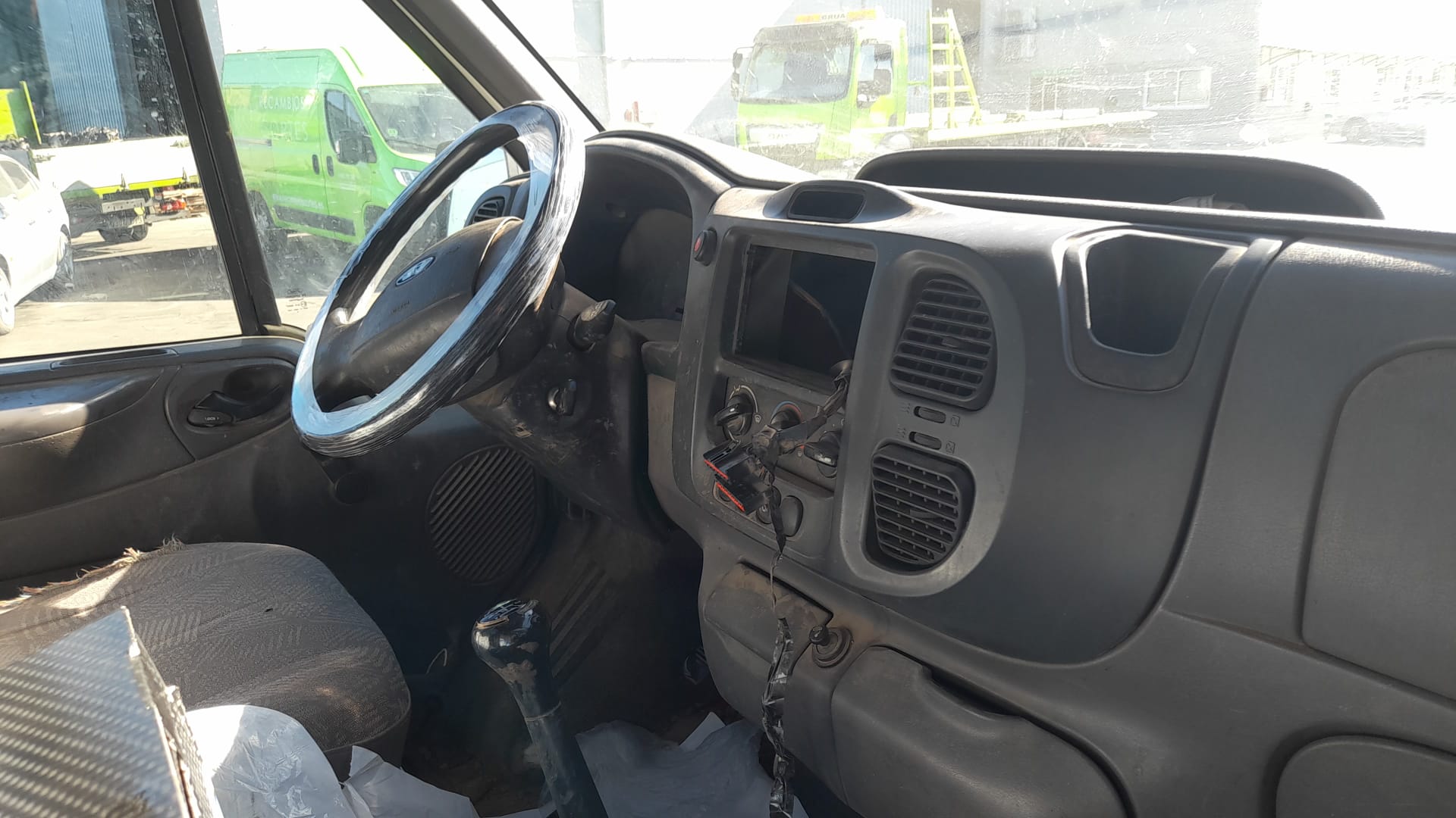 OPEL Transit Vänster främre dörr 4703954 18645164