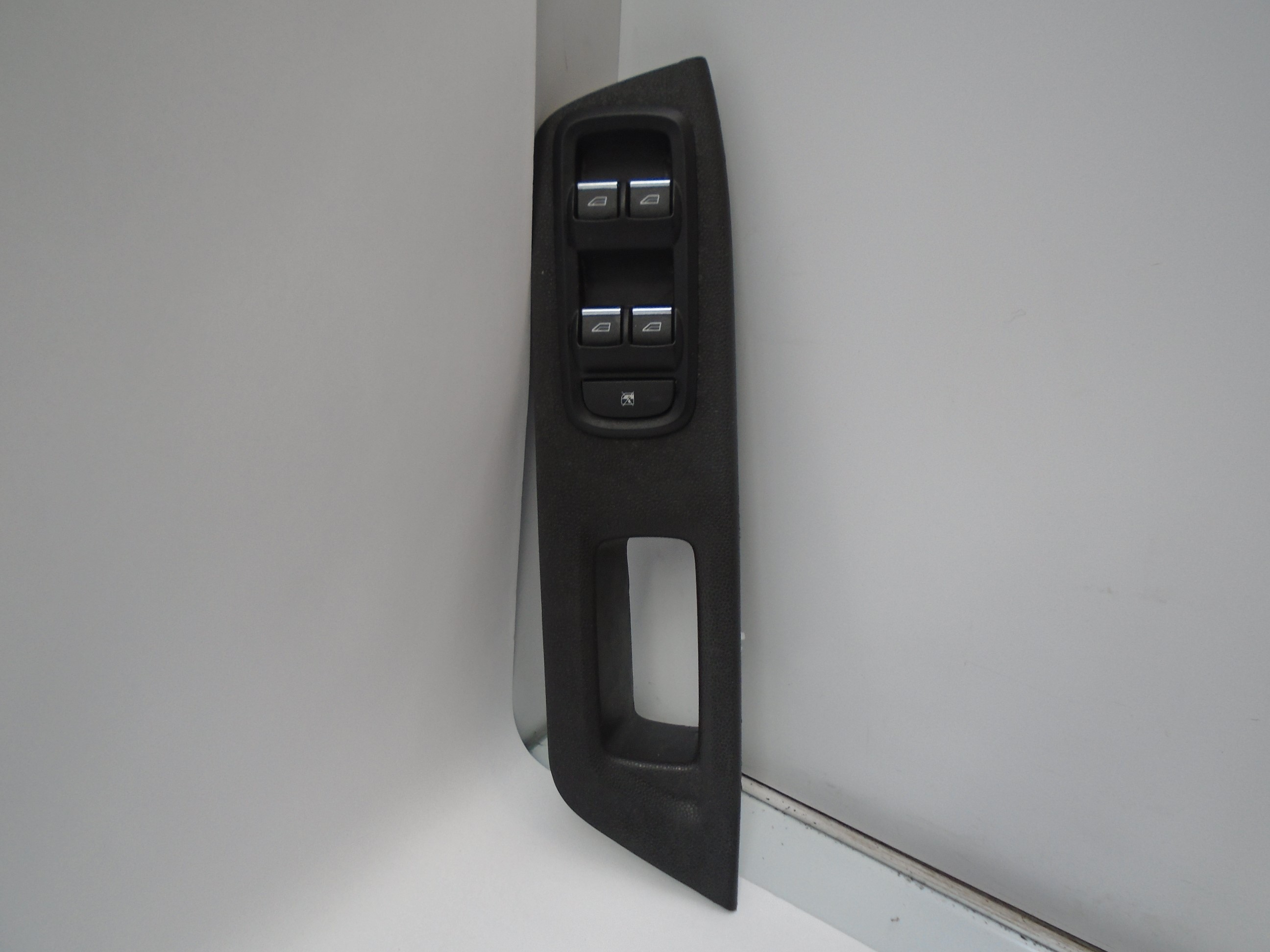 FORD C-Max 2 generation (2010-2019) Priekinių kairių durų langų pakėlimo mygtukai 1902146 18532471