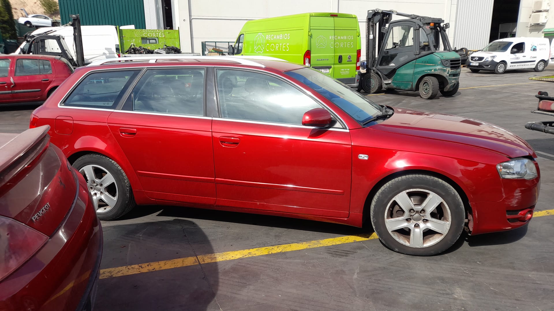 AUDI A4 B7/8E (2004-2008) Zámek na páté dveře 8P4827505C 24030691