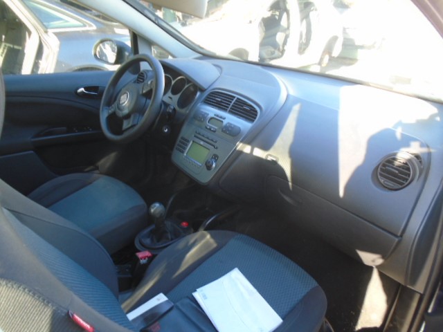 SEAT Toledo 3 generation (2004-2010) Priekinių kairių durų langų pakėlimo mygtukai 1K4959857C 18495037