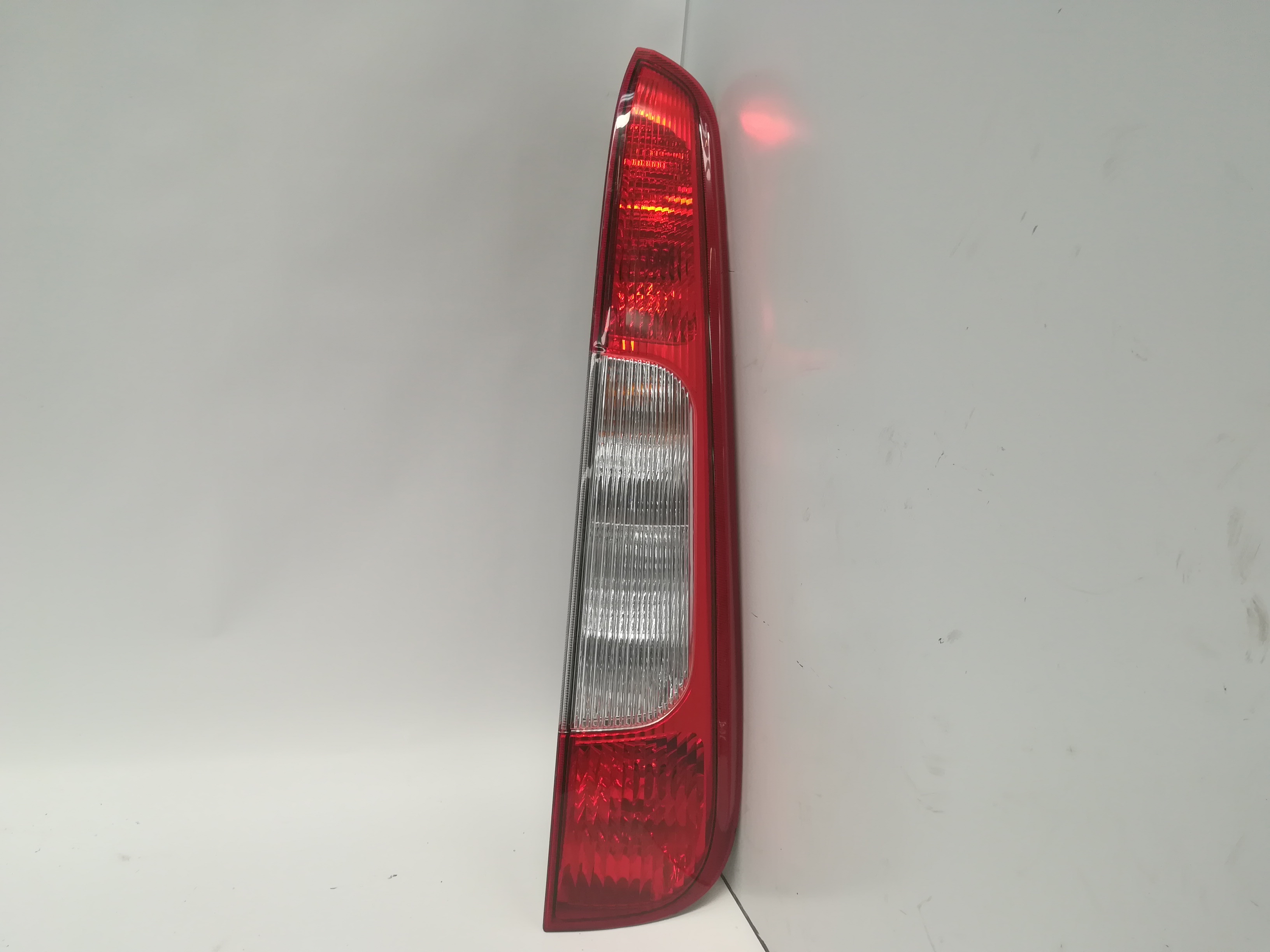FORD C-Max 1 generation (2003-2010) Rear Right Taillight Lamp 1347454 20944305