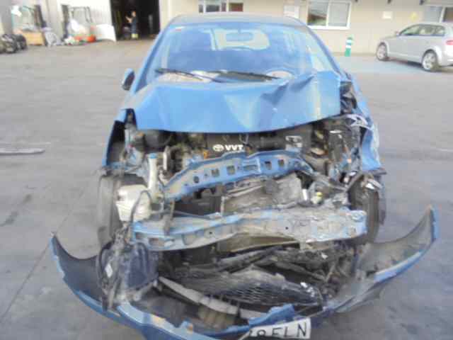 TOYOTA Yaris 2 generation (2005-2012) Стеклоподъемник передней левой двери 698200D041 18412063