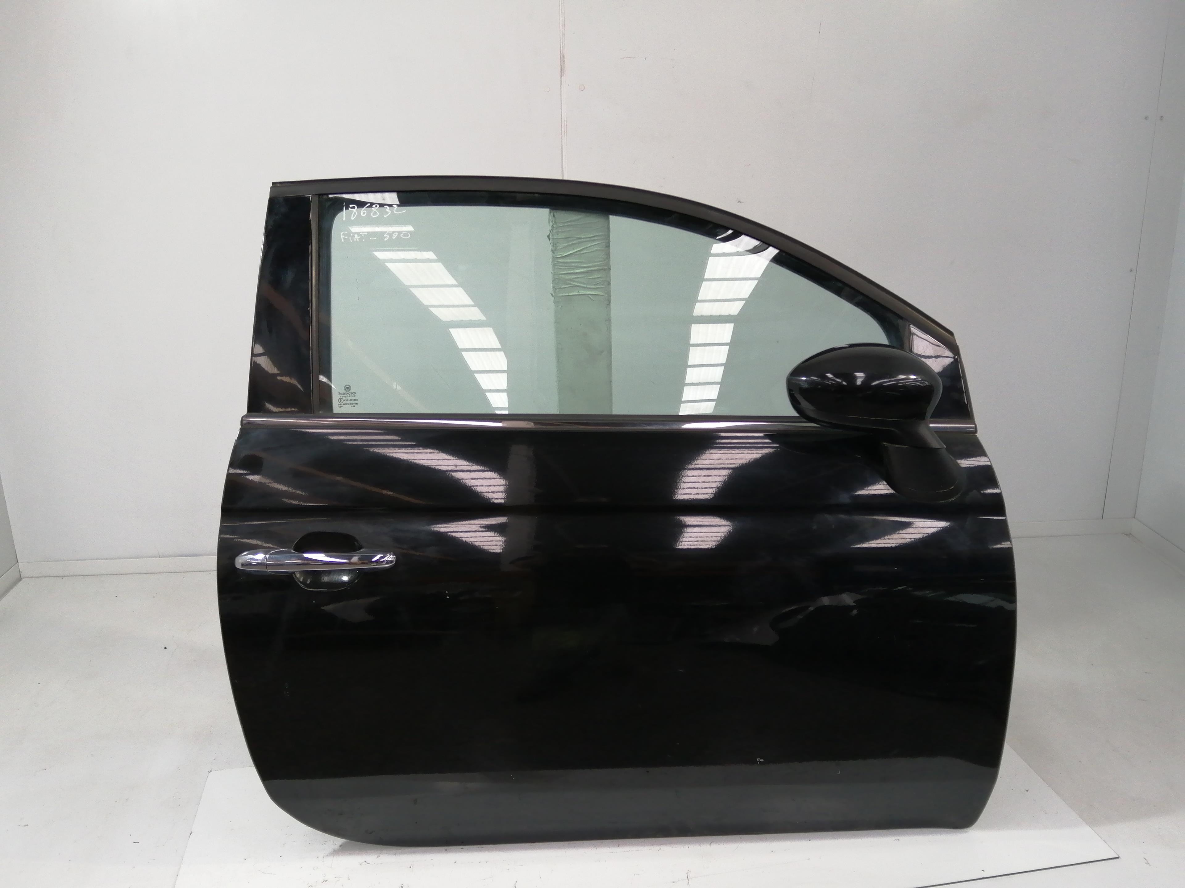 FIAT 500 2 generation (2008-2024) Priekinės dešinės durys 51779919 23892220