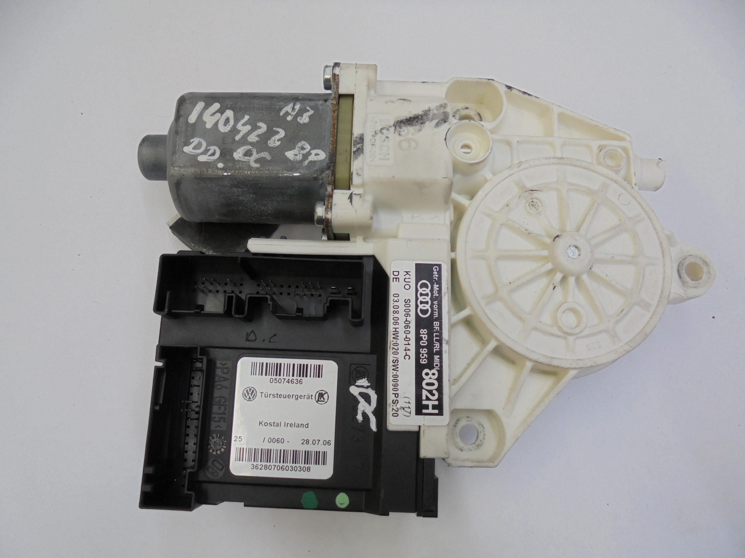 AUDI A2 8Z (1999-2005) Front Right Door Window Control Motor 8P0959802G 18530240