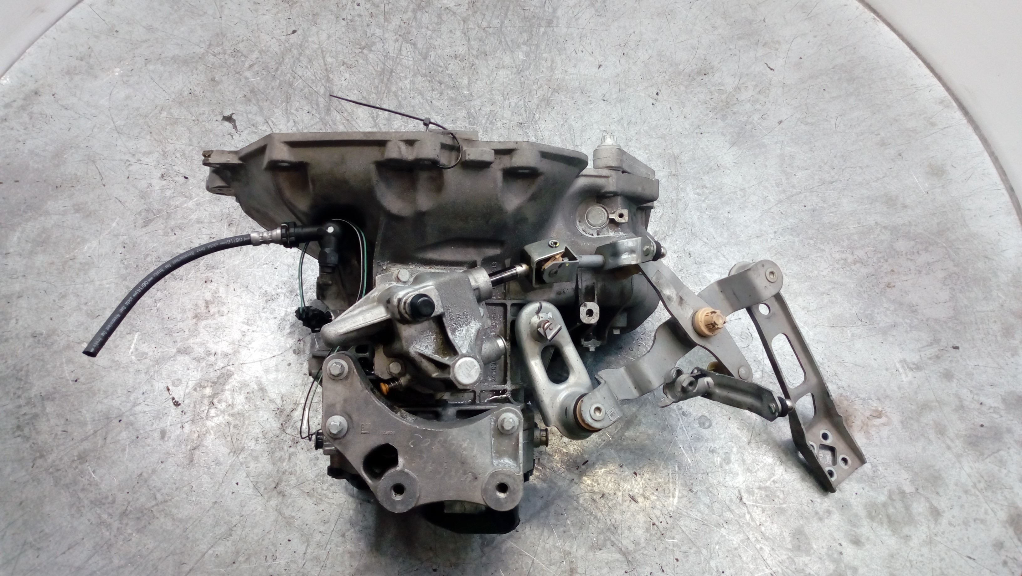 OPEL Corsa D (2006-2020) Gearbox 98500215 24546802