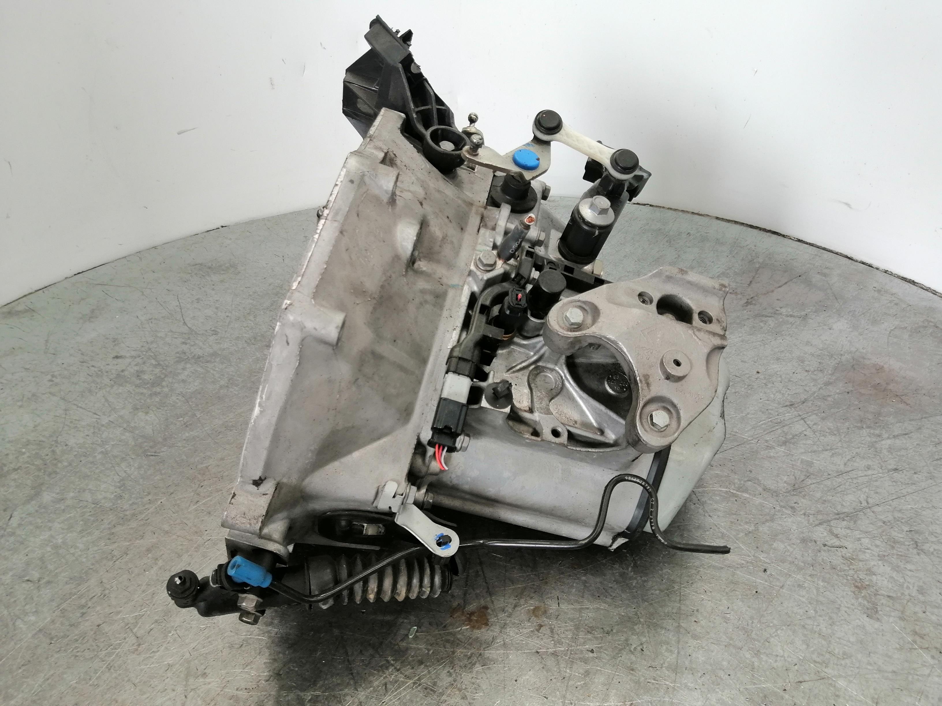 PEUGEOT 208 Peugeot 208 (2012-2015) Gearbox 20A704 24290591