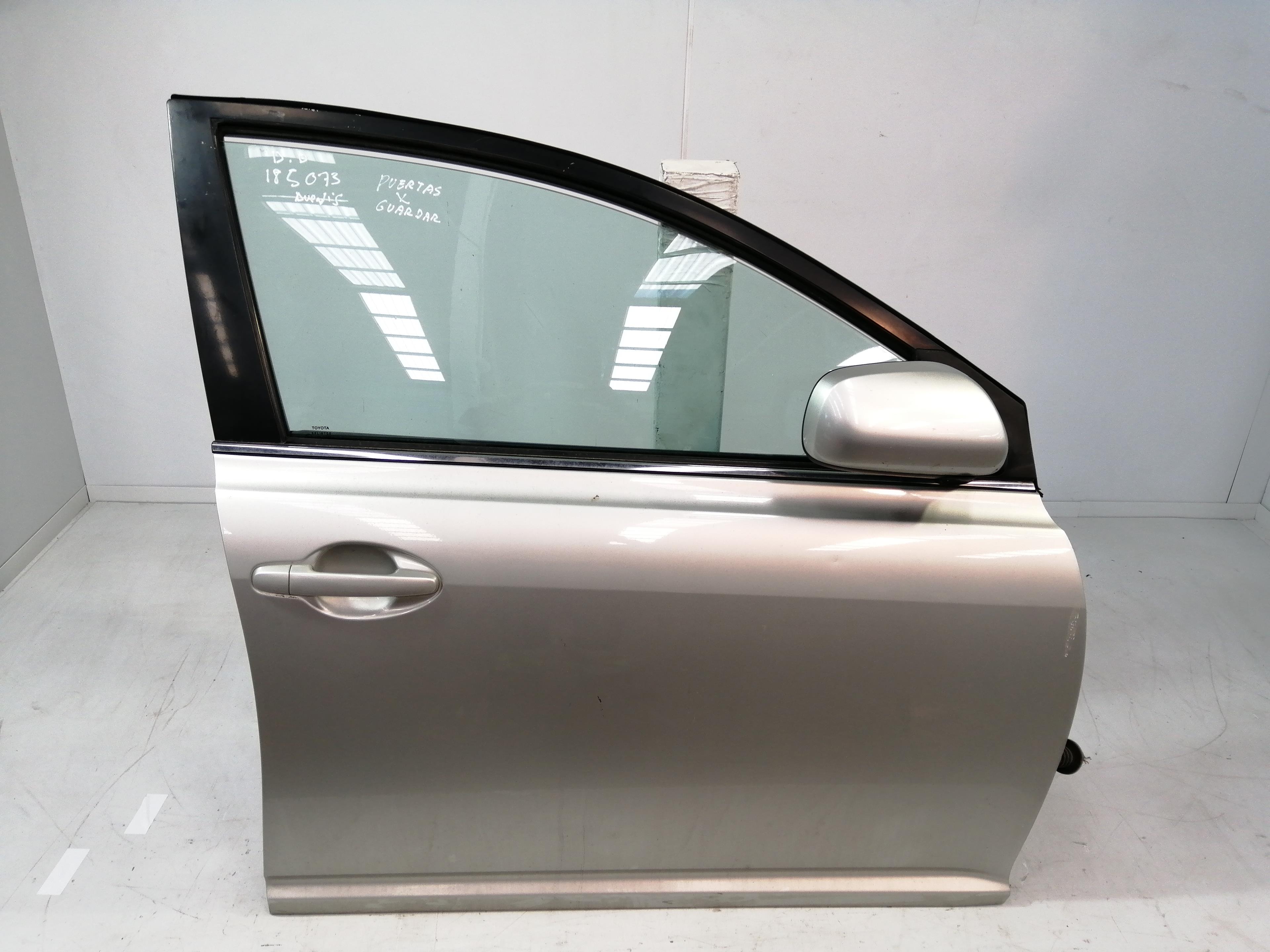 TOYOTA Avensis 2 generation (2002-2009) Priekinės dešinės durys 6700105050 25186237