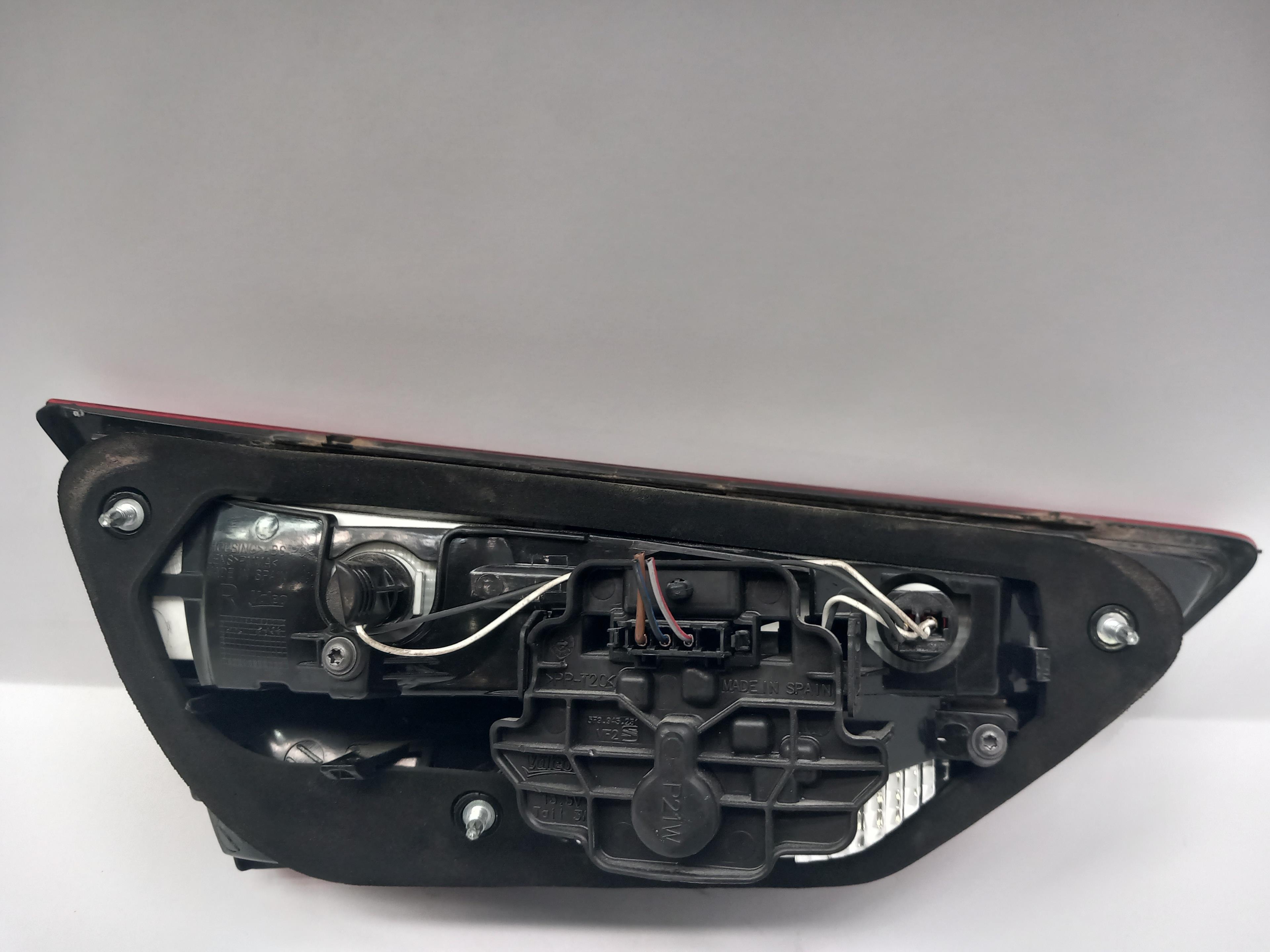 SEAT Alhambra 2 generation (2010-2021) Rear Right Taillight Lamp 5F0945094D 25186126