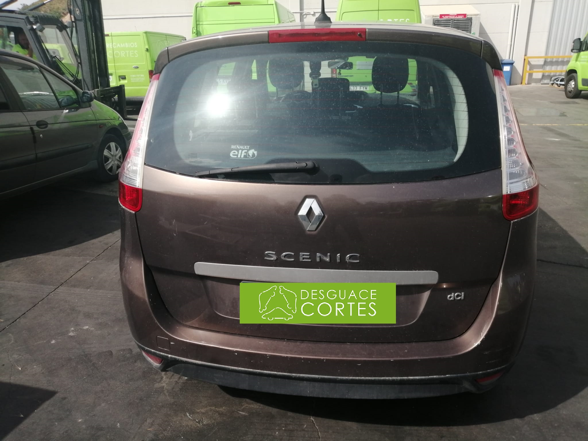 RENAULT Scenic 3 generation (2009-2015) задний правый суппорт 440013546R 18527360