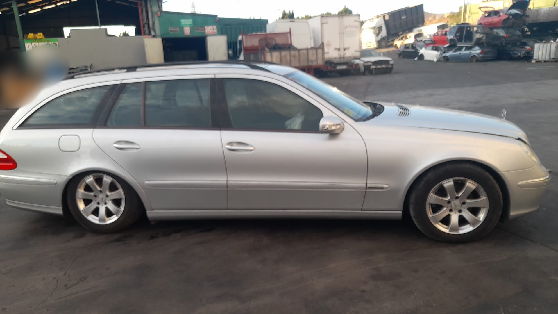 MERCEDES-BENZ E-Class W211/S211 (2002-2009) Блок предохранителей A2115456801 23563112