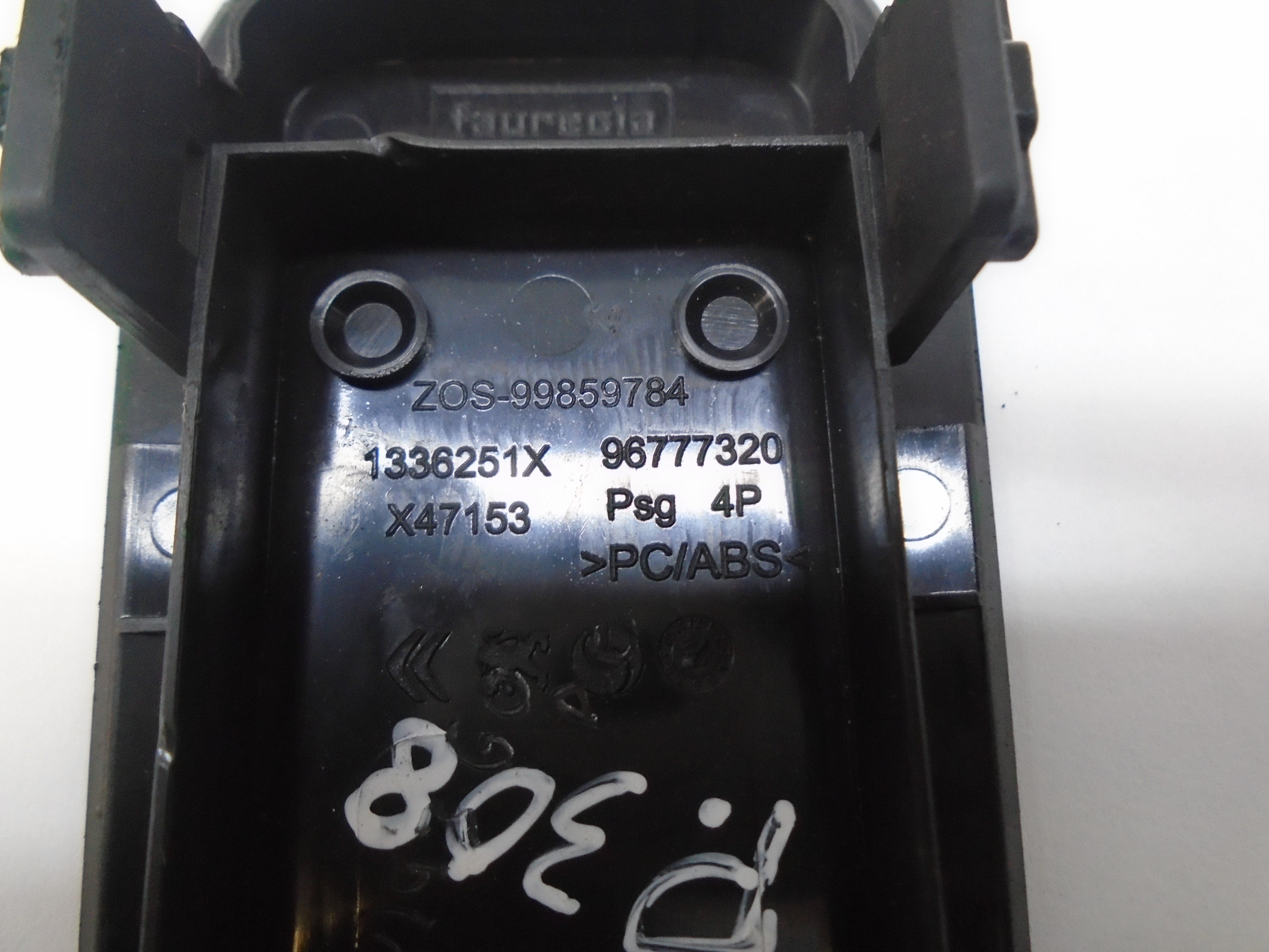PEUGEOT 308 T9 (2013-2021) Кнопка стеклоподъемника передней правой двери 96762292ZD 18535478