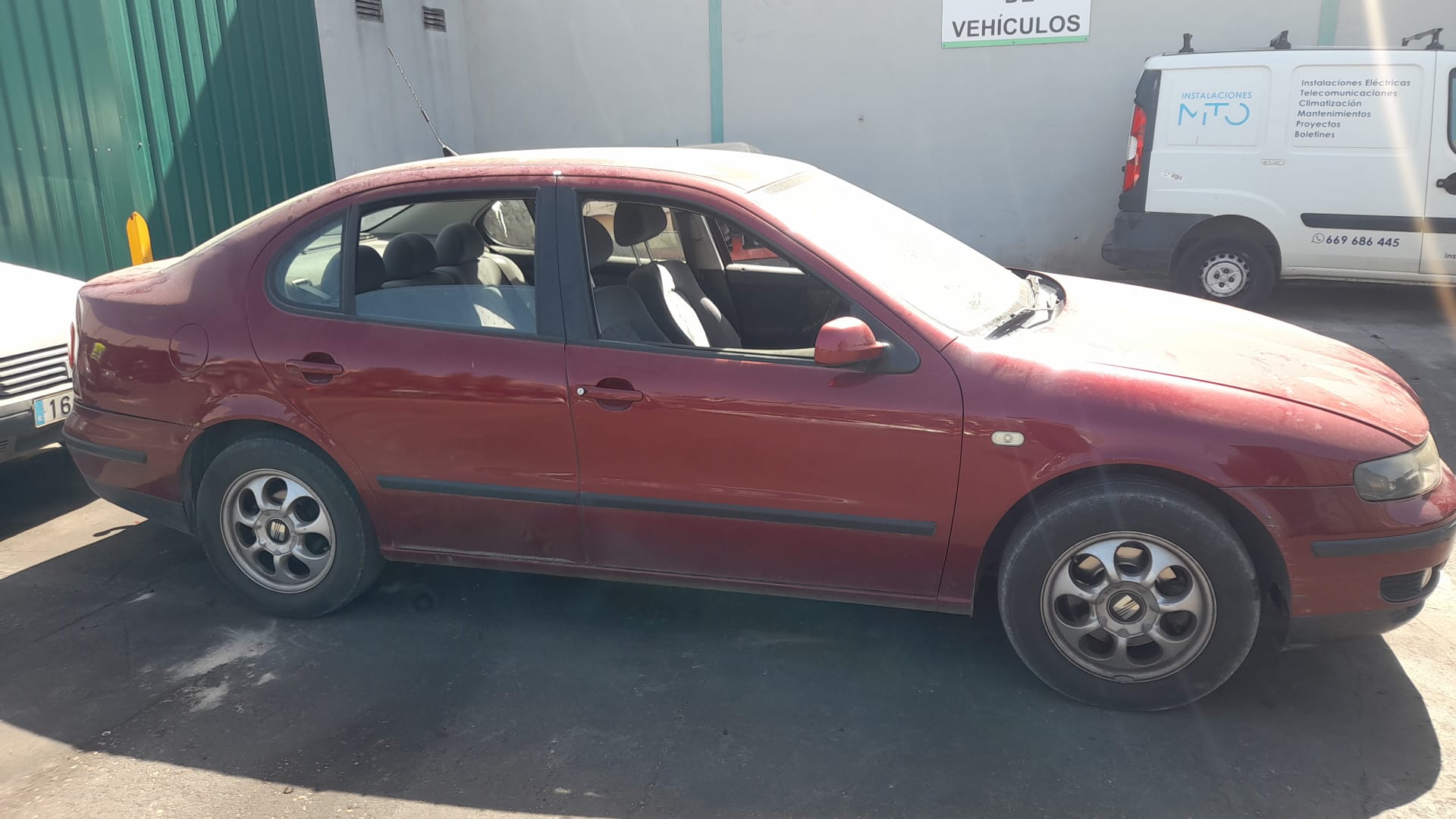 SEAT Toledo 2 generation (1999-2006) Priekšējais kreisais spārns 1M0821021 25196567