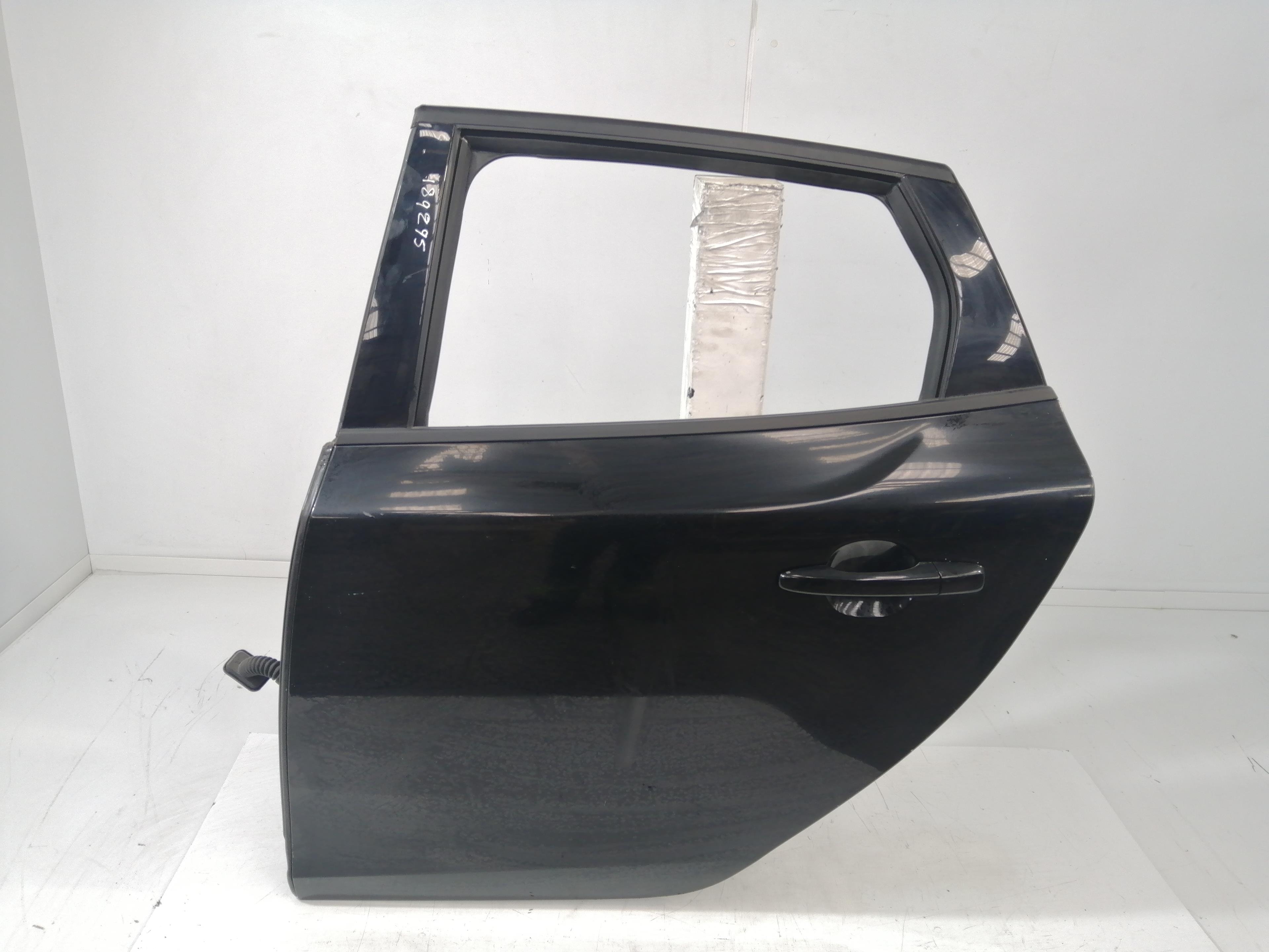 VOLVO V40 2 generation (2012-2020) Rear Left Door 32321999 25401020