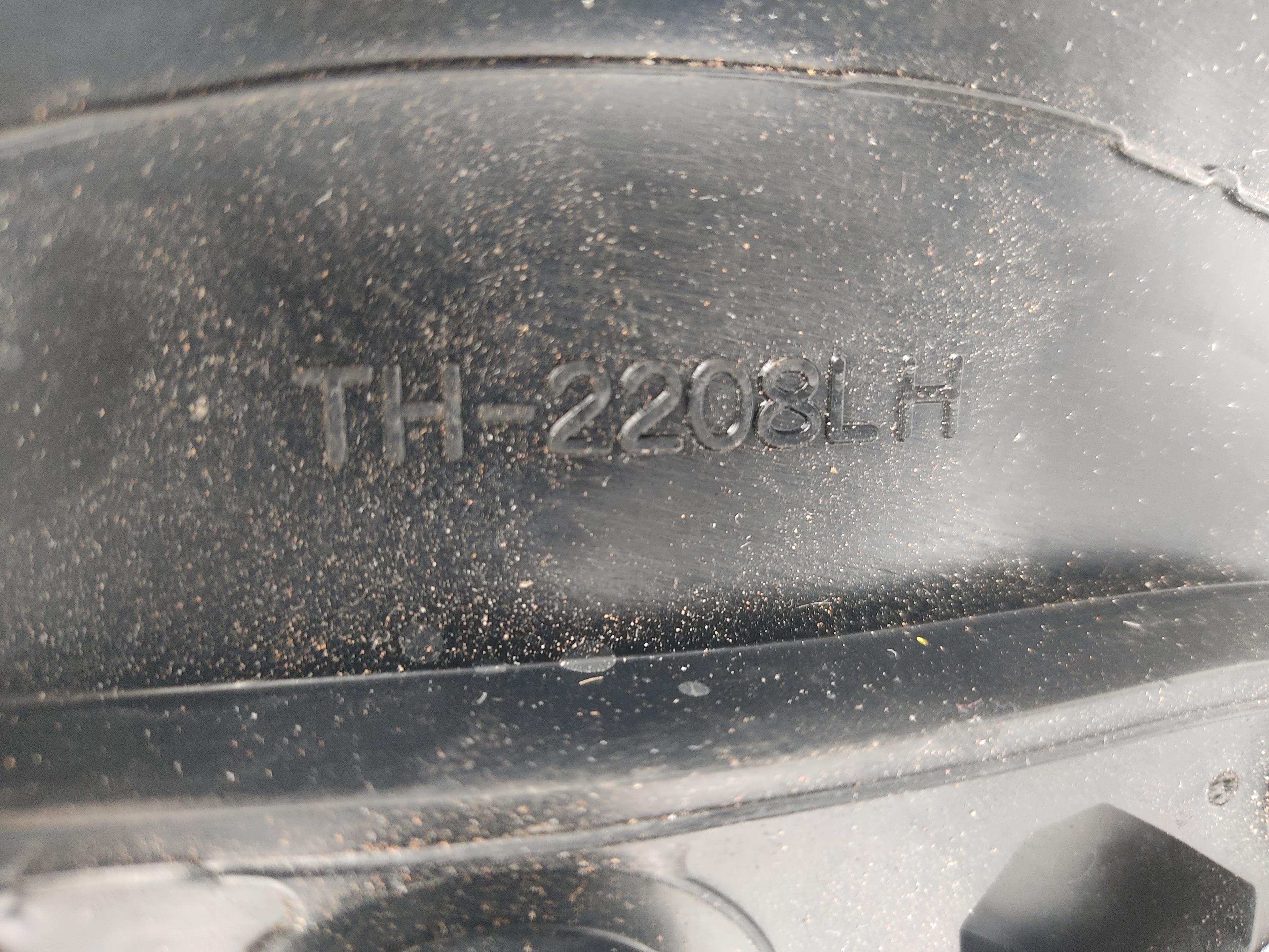 TOYOTA Corolla E120 (2000-2008) Vasemman puolen siipipeili 8790602150 25368870