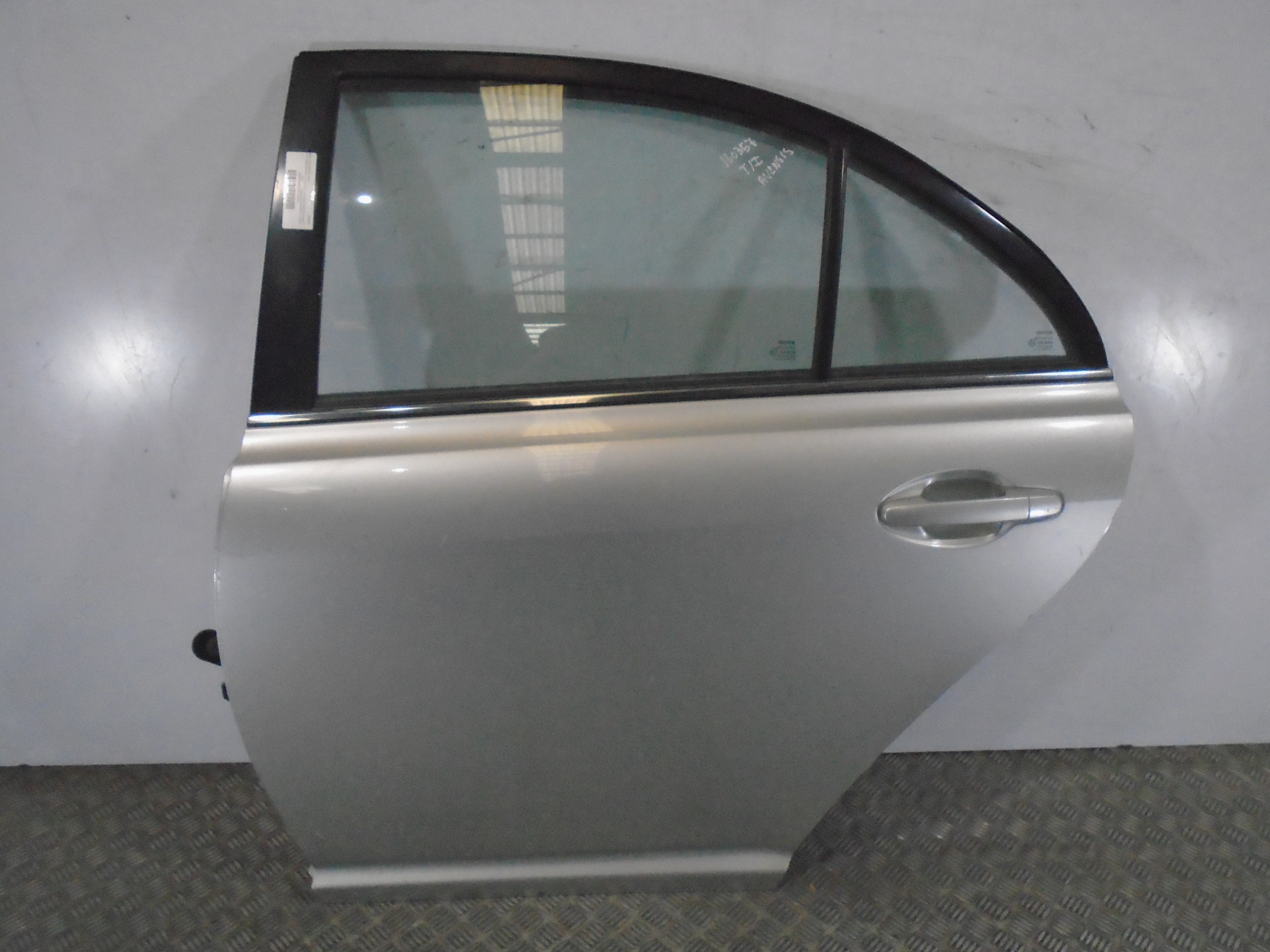 TOYOTA Avensis 2 generation (2002-2009) Galinės kairės durys 6700405110 18528090