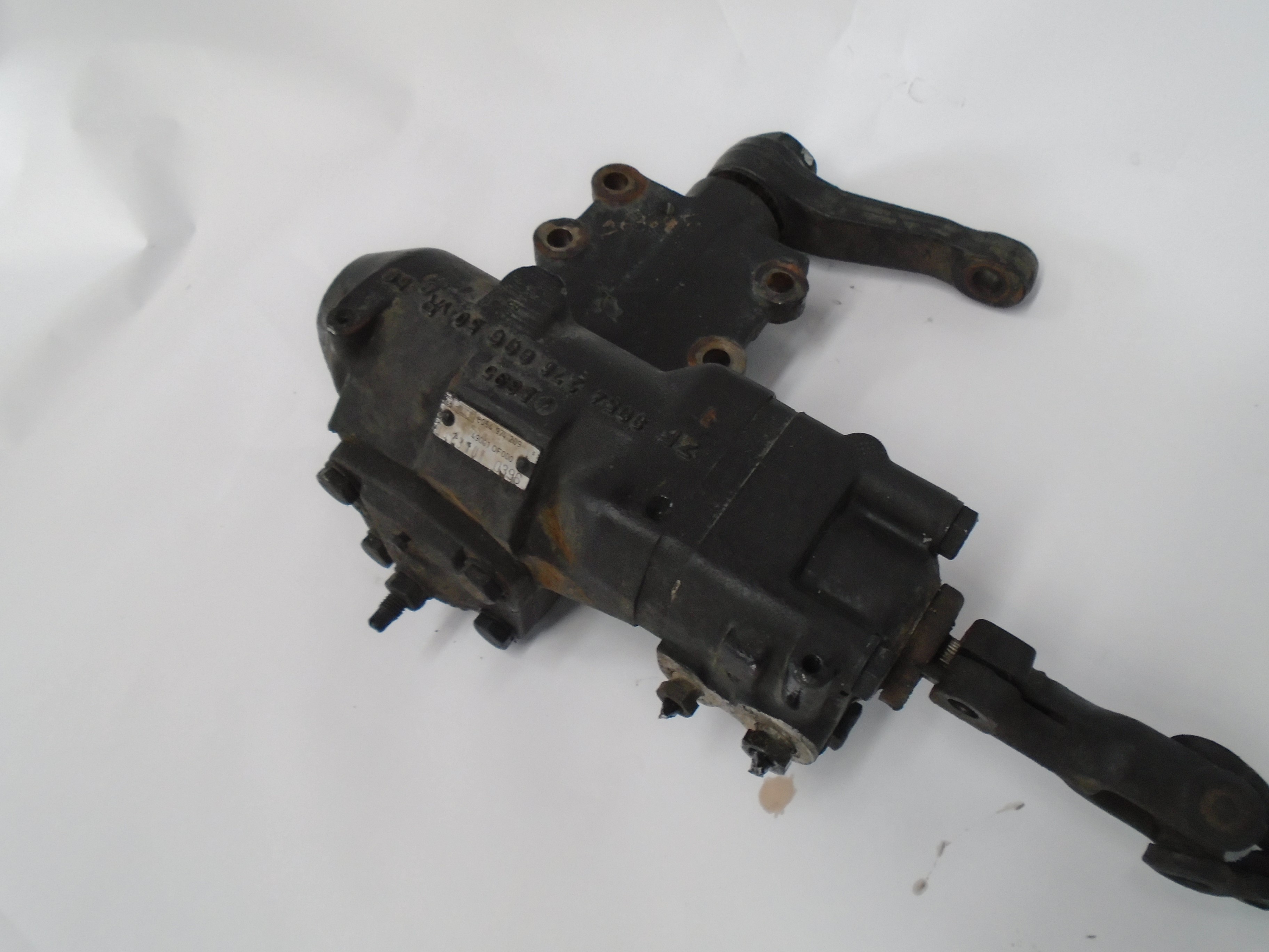 VOLVO Terrano 2 generation (1993-2006) Steering Rack 8054276 18532517