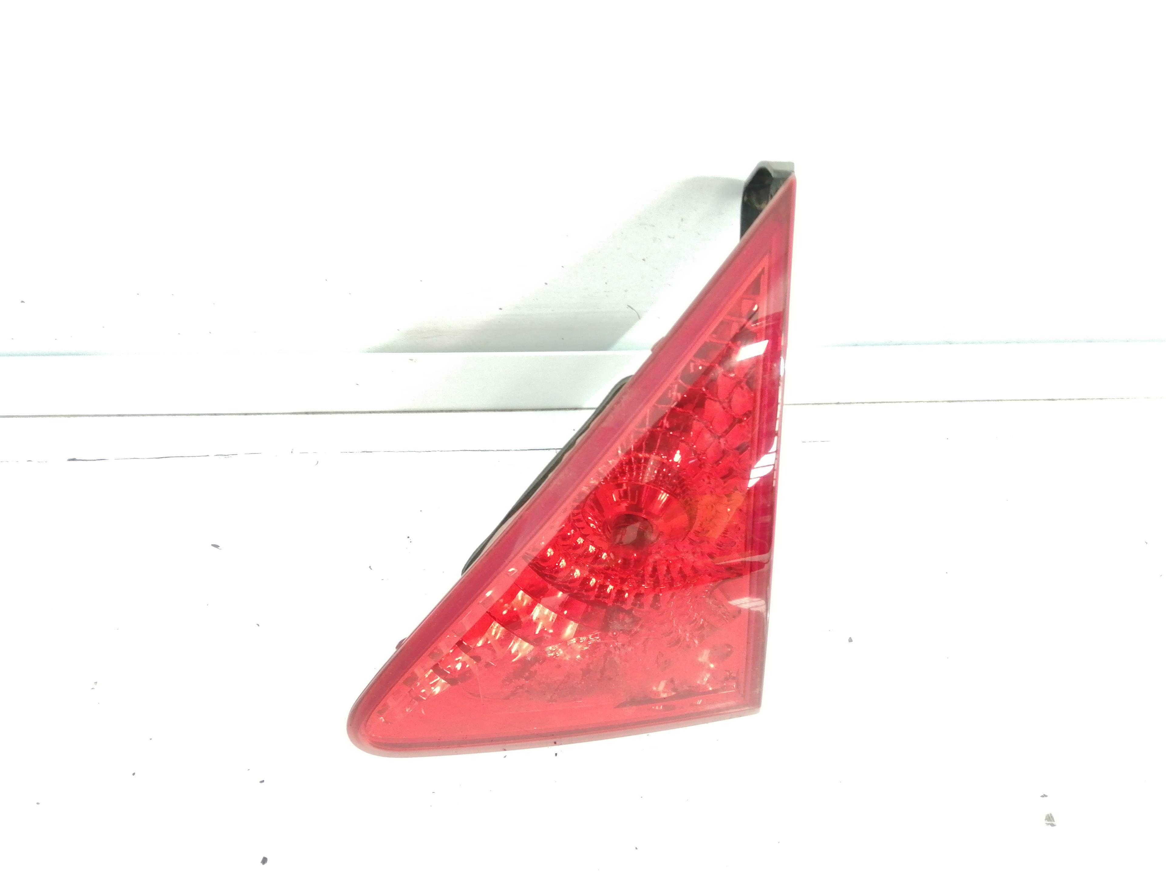 PEUGEOT 3008 1 generation (2010-2016) Rear Right Taillight Lamp 6351HE 24016481