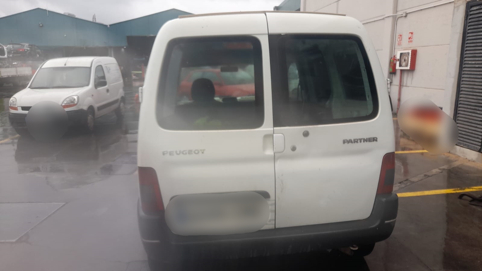 PEUGEOT Partner 1 generation (1996-2012) Priekšējais kreisais spārns 25016843