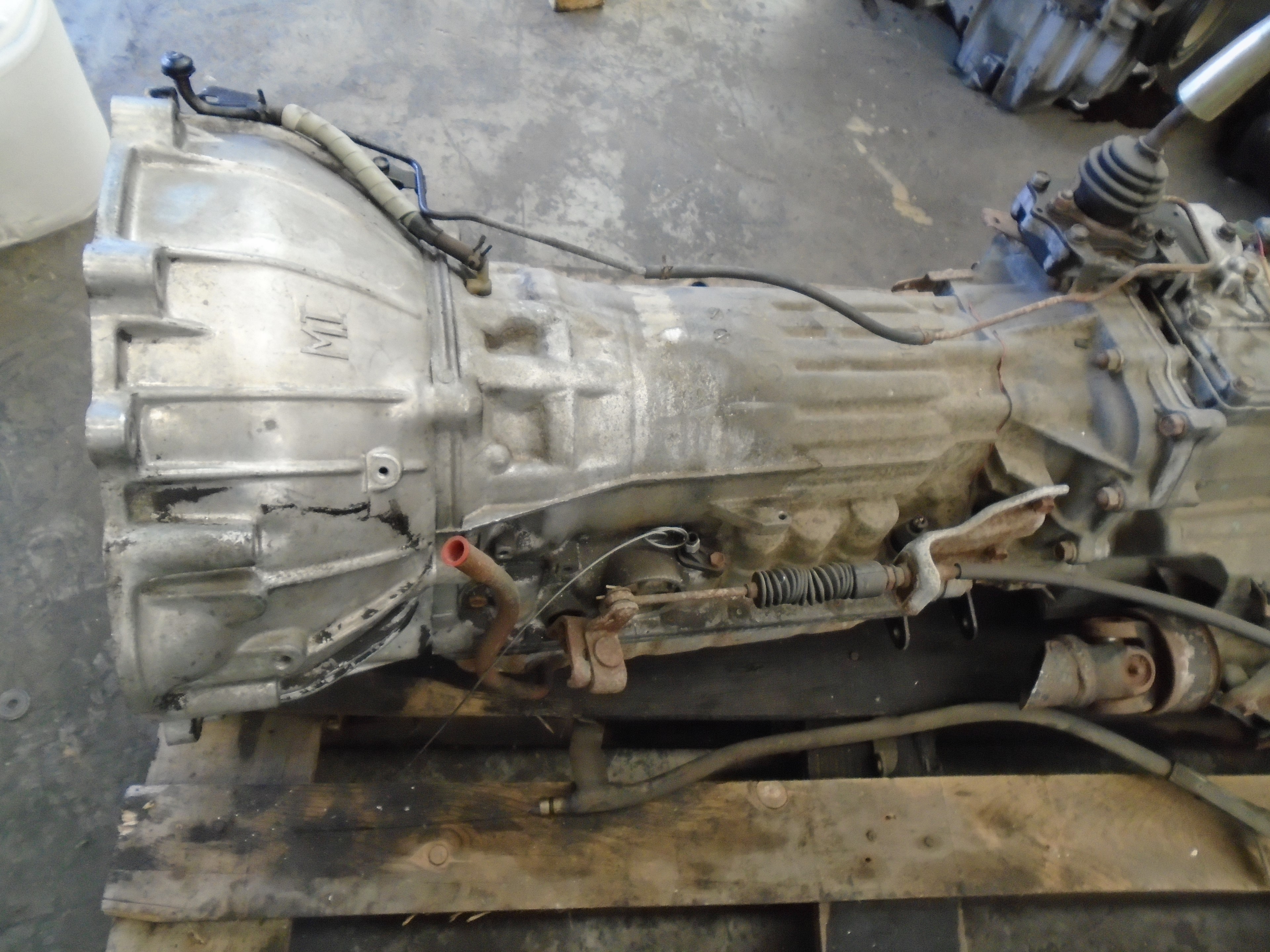 MAZDA Pajero 2 generation (1991-1999) Gearbox 3040LE 25281168