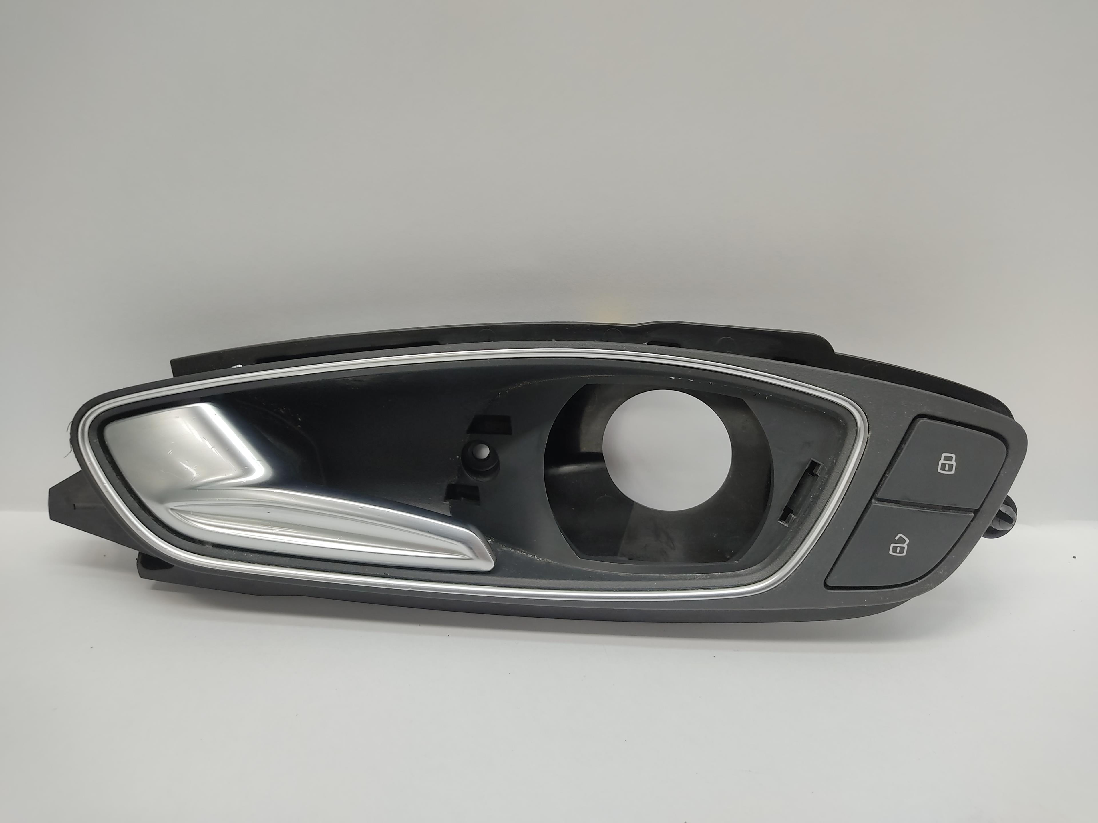 AUDI A1 8X (2010-2020) Рамка на вътрешната дръжка на предната лява врата 8X0837019E 25348483
